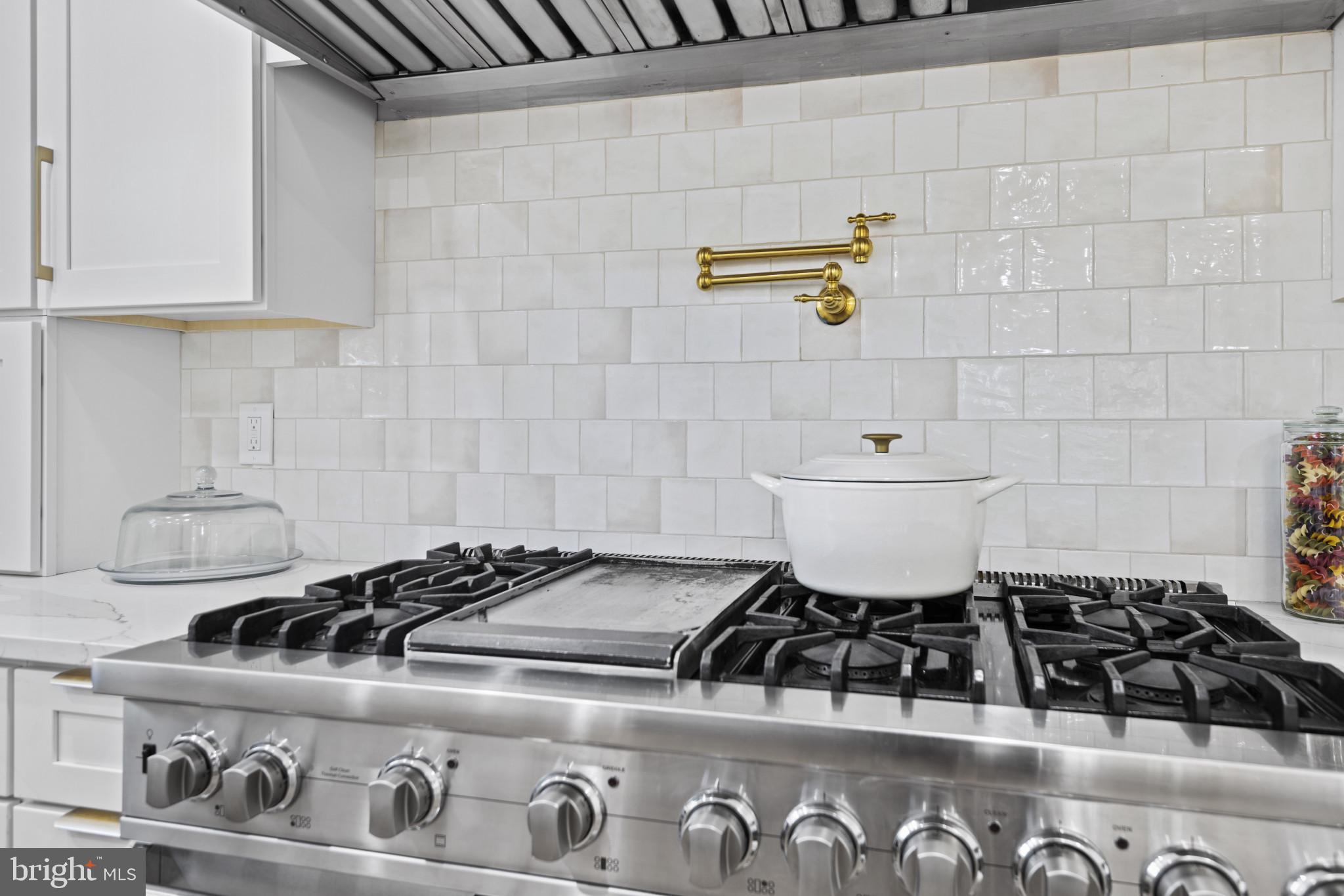 EDNOR GARDENS - LAKESIDE - Residential