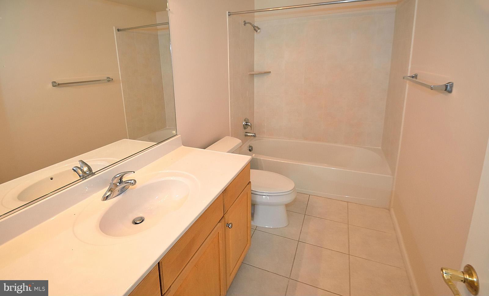 VILLAGE AT HERNDON MILLS - Residential Lease