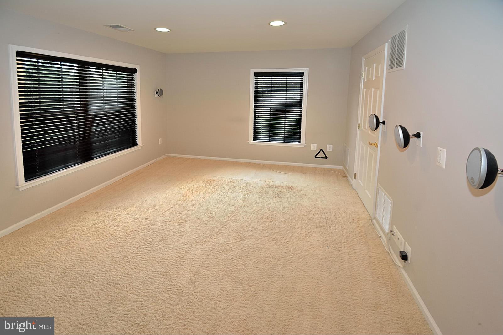 VILLAGE AT HERNDON MILLS - Residential Lease