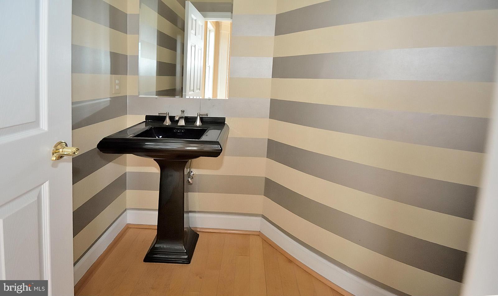 VILLAGE AT HERNDON MILLS - Residential Lease