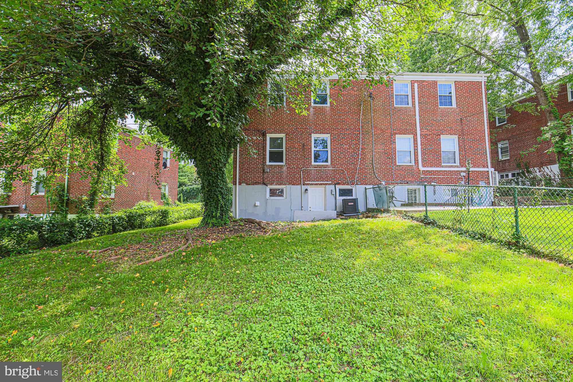 CEDARCROFT HISTORIC DISTRICT - Residential Lease