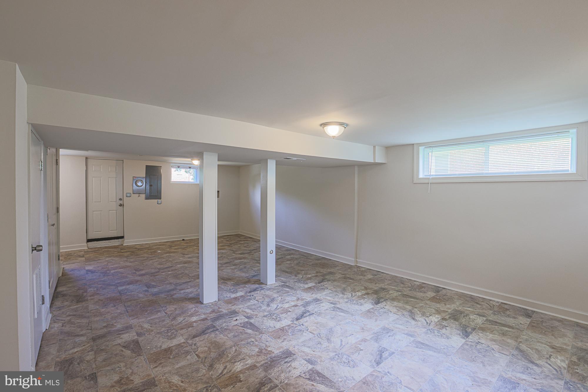 CEDARCROFT HISTORIC DISTRICT - Residential Lease