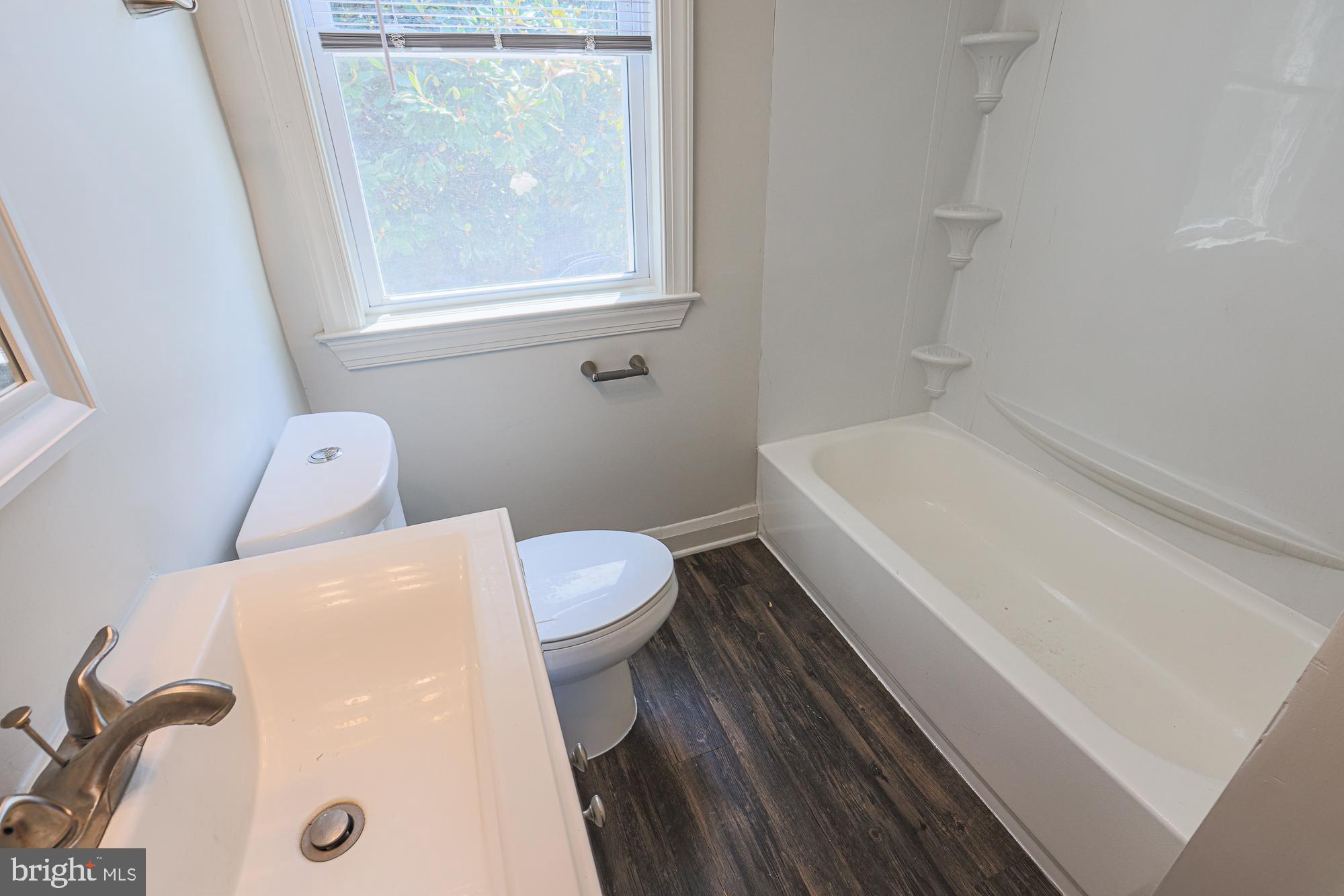 CEDARCROFT HISTORIC DISTRICT - Residential Lease