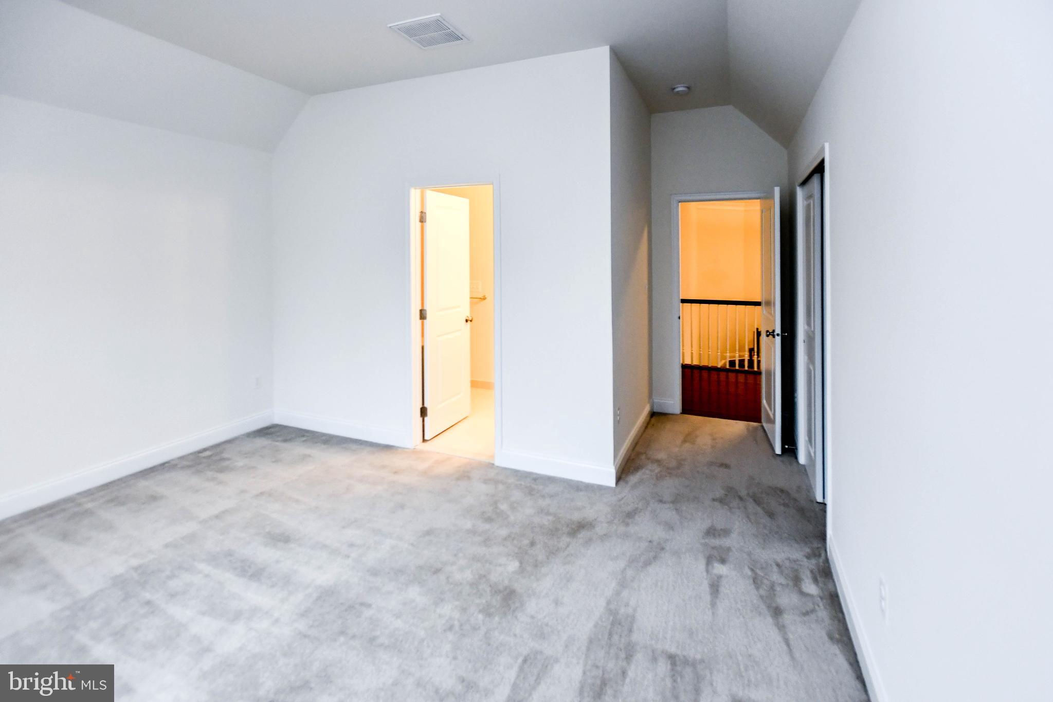 MIKLASZ PROPERTY - Residential