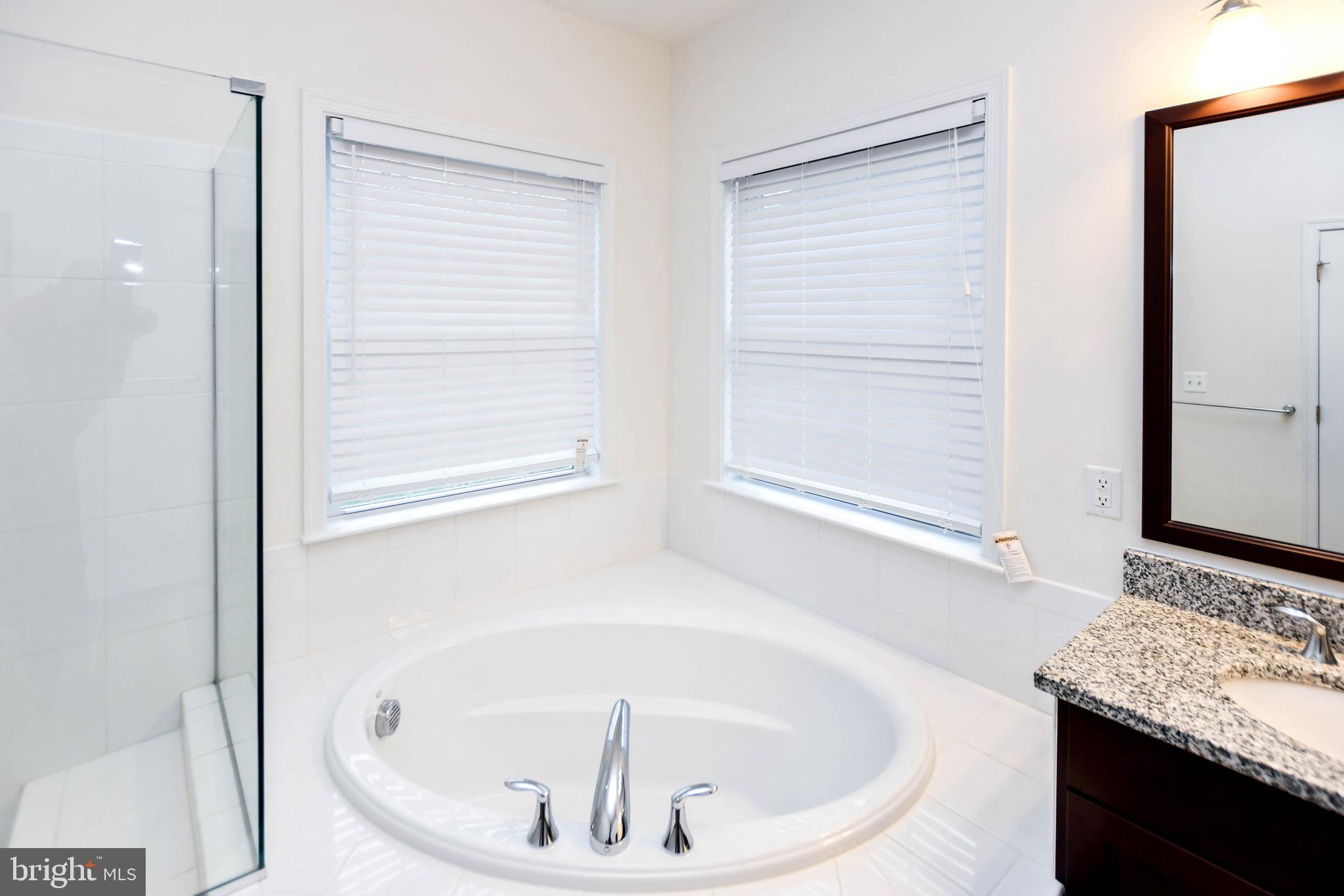 MIKLASZ PROPERTY - Residential