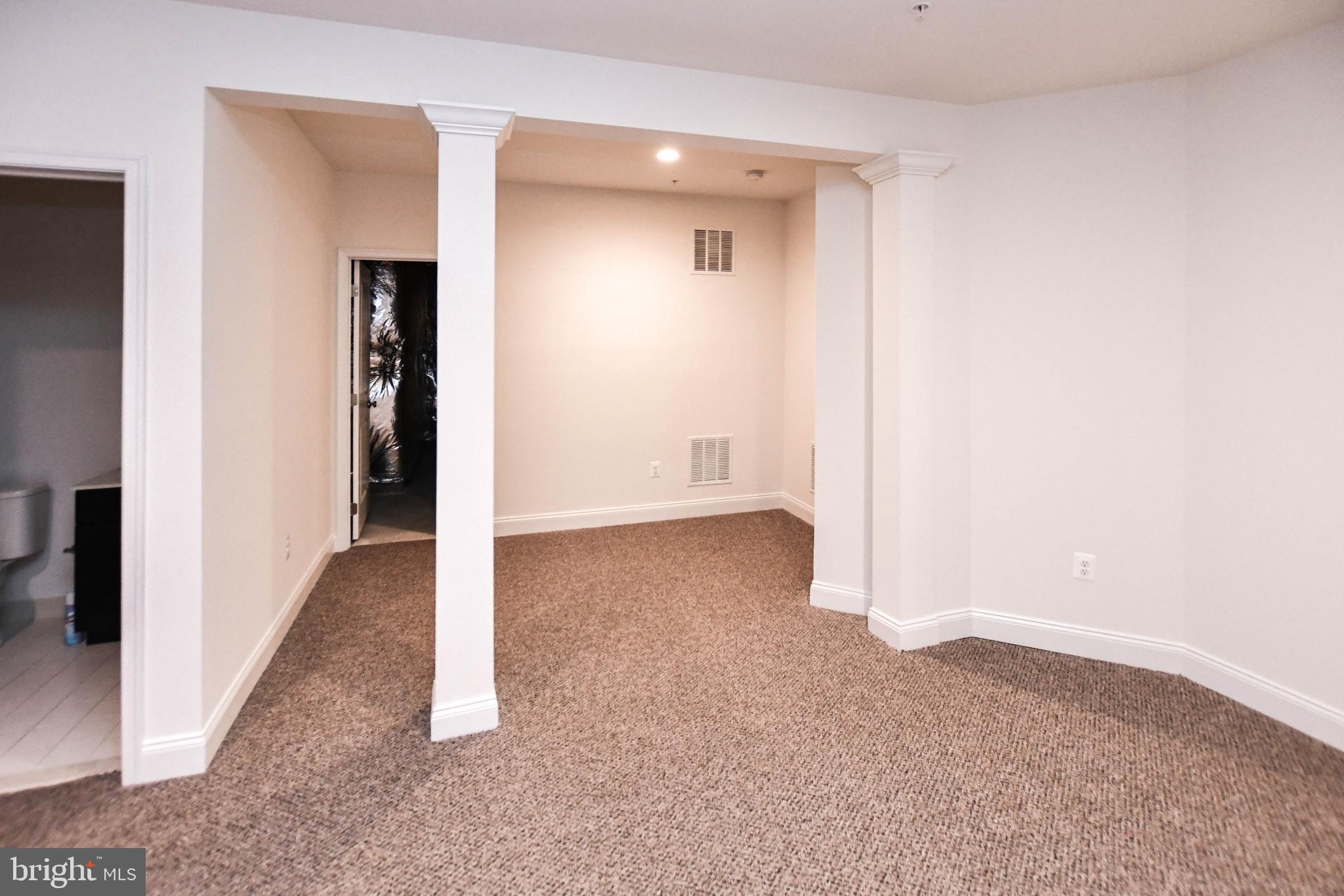 MIKLASZ PROPERTY - Residential