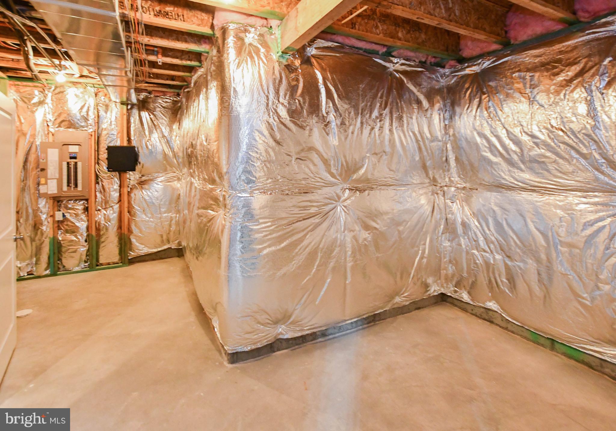 MIKLASZ PROPERTY - Residential