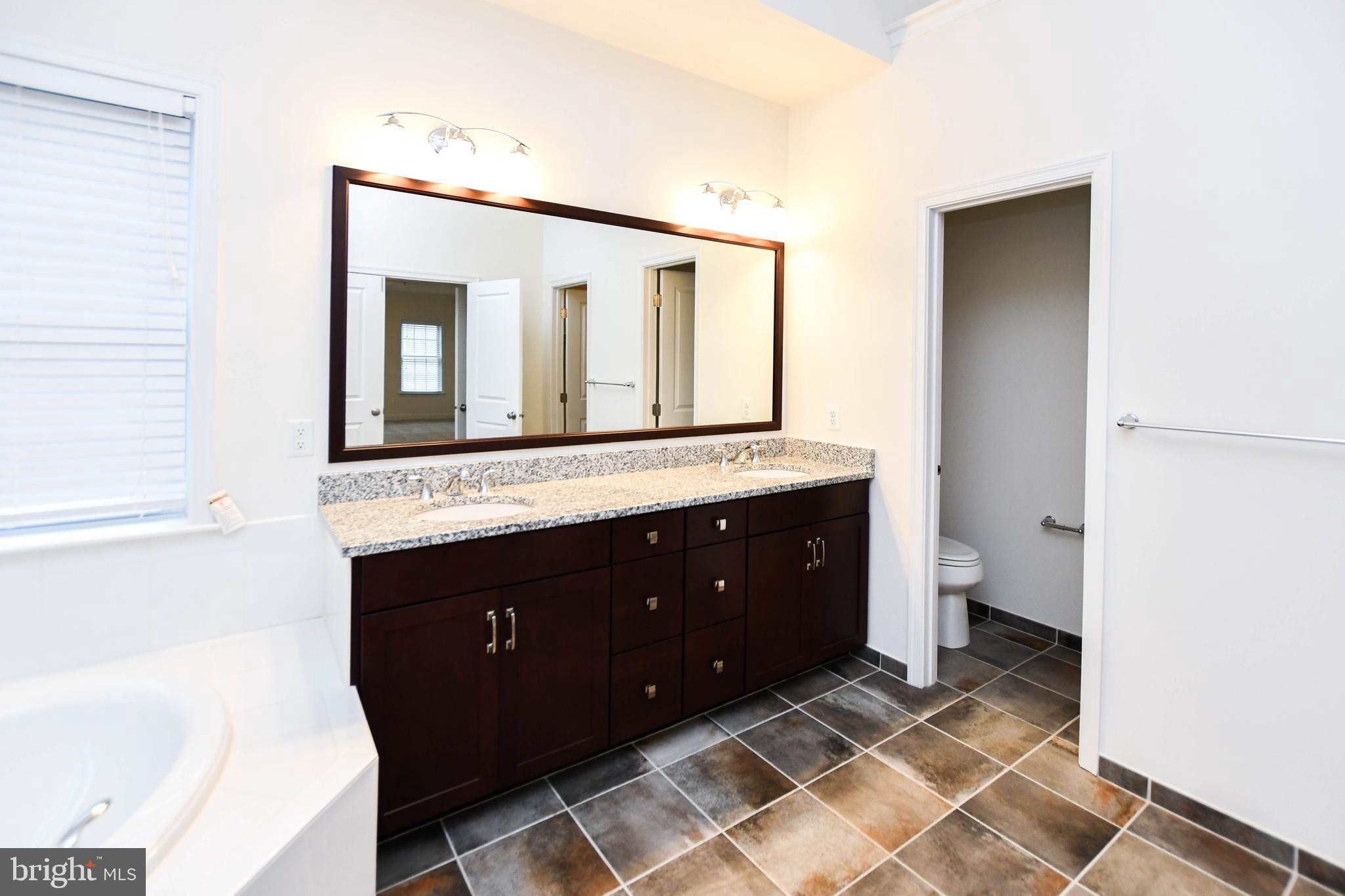 MIKLASZ PROPERTY - Residential