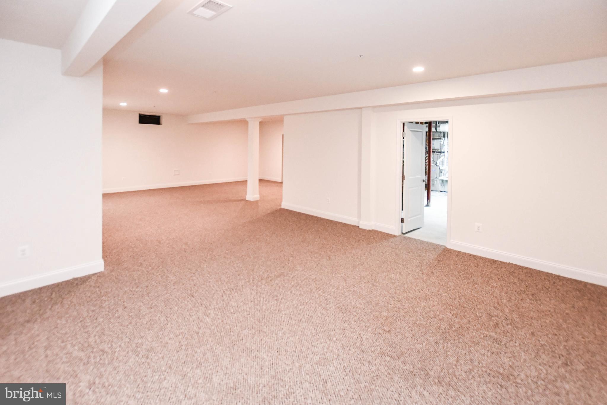 MIKLASZ PROPERTY - Residential