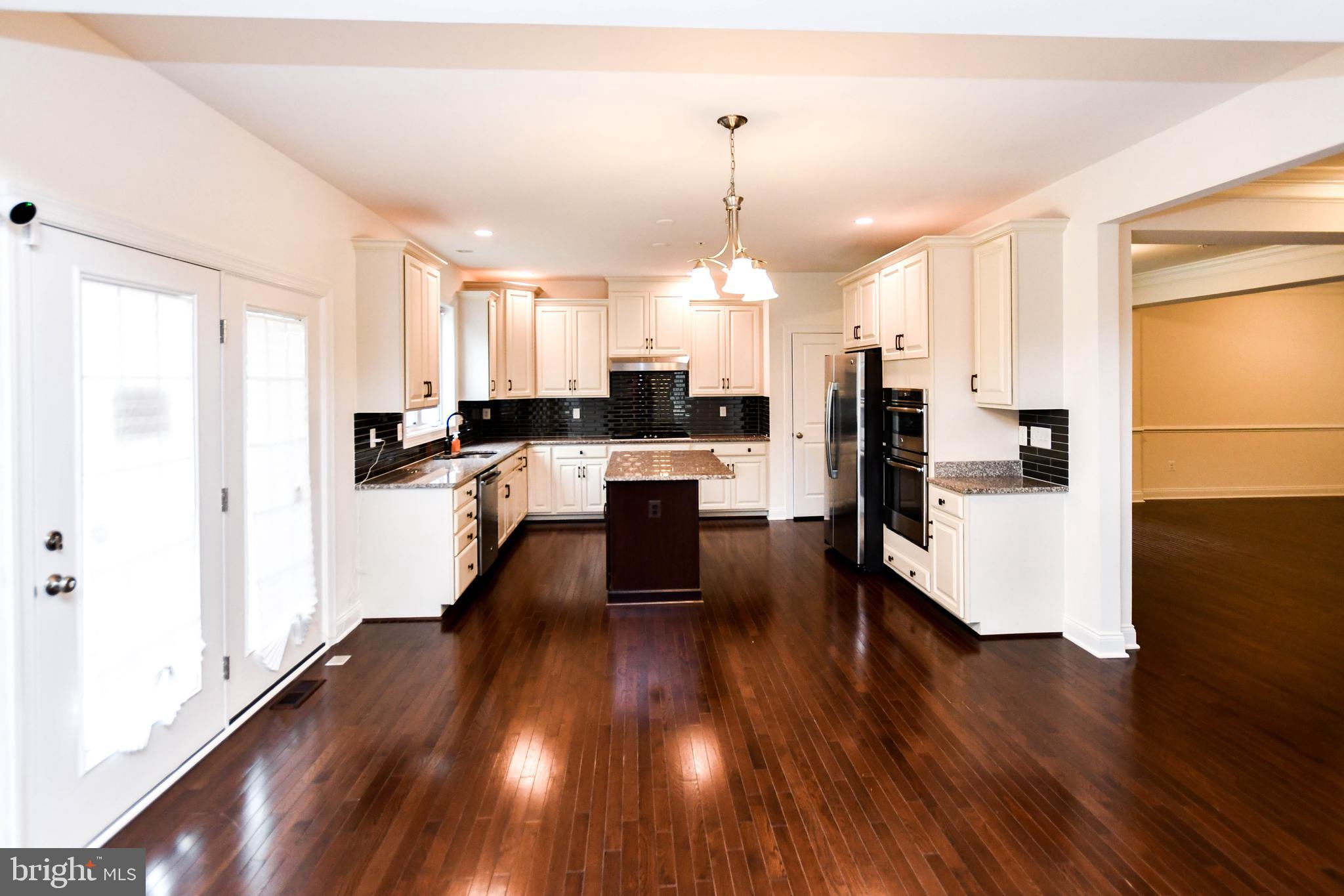 MIKLASZ PROPERTY - Residential