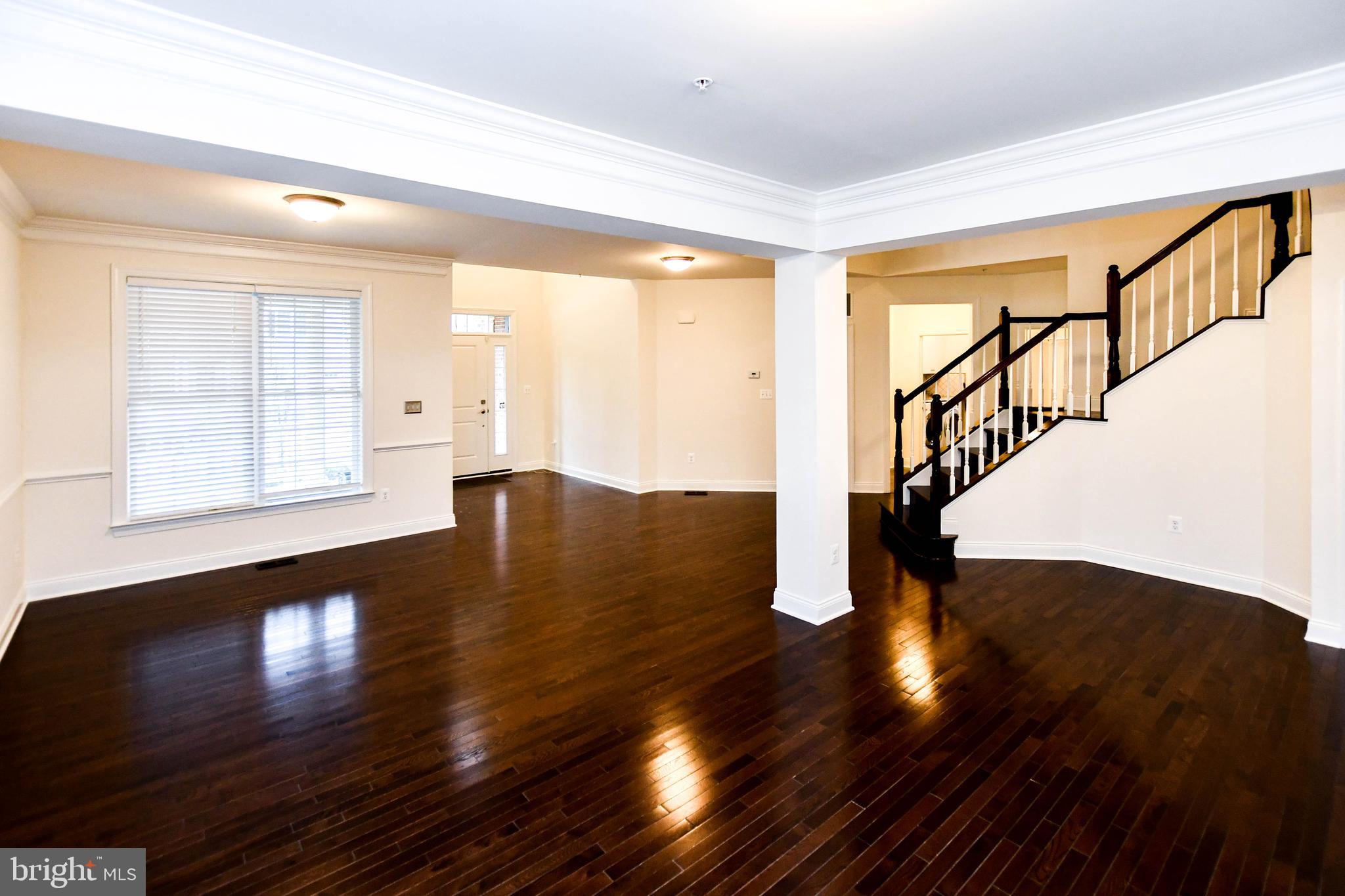 MIKLASZ PROPERTY - Residential