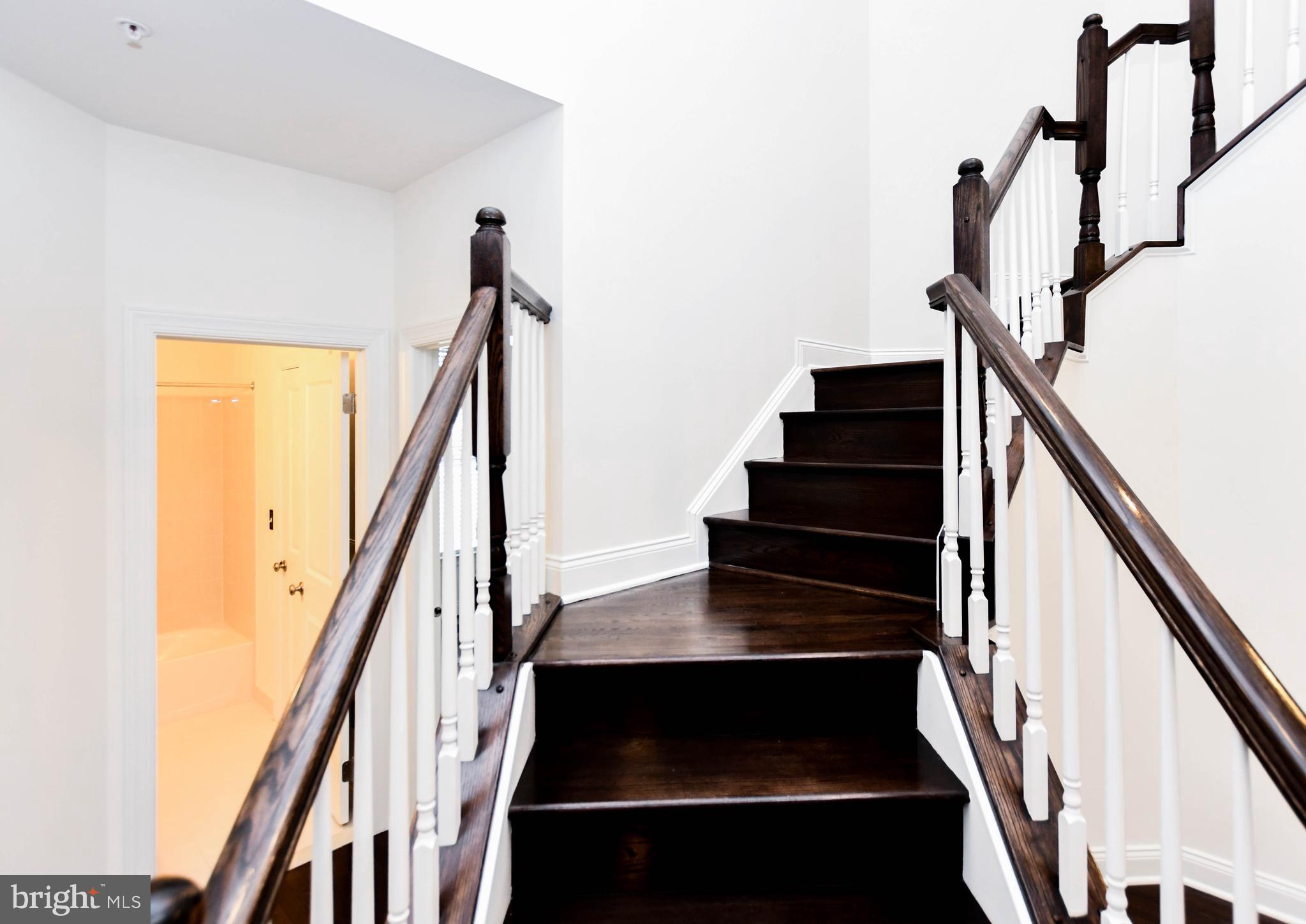 MIKLASZ PROPERTY - Residential