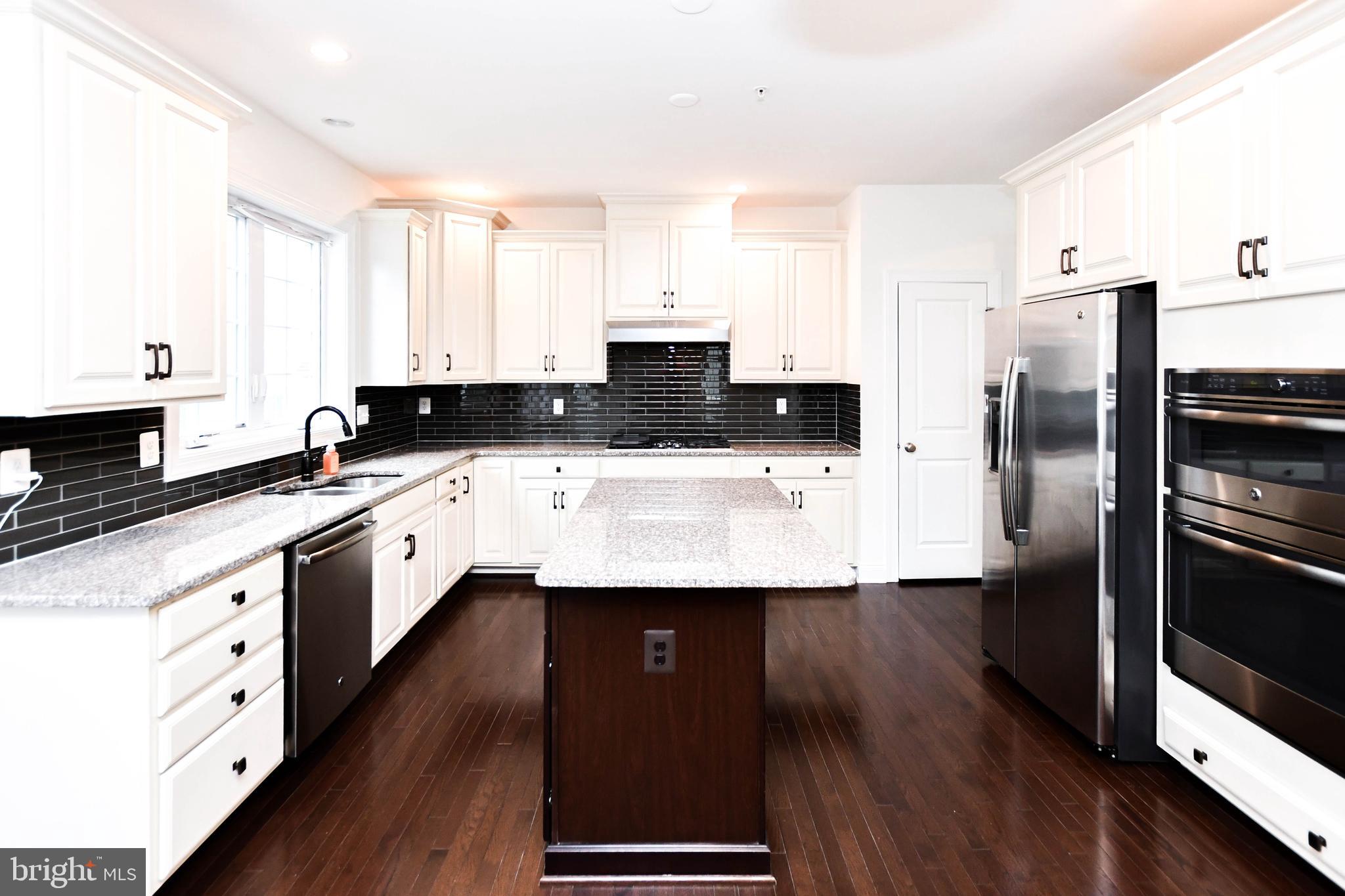 MIKLASZ PROPERTY - Residential