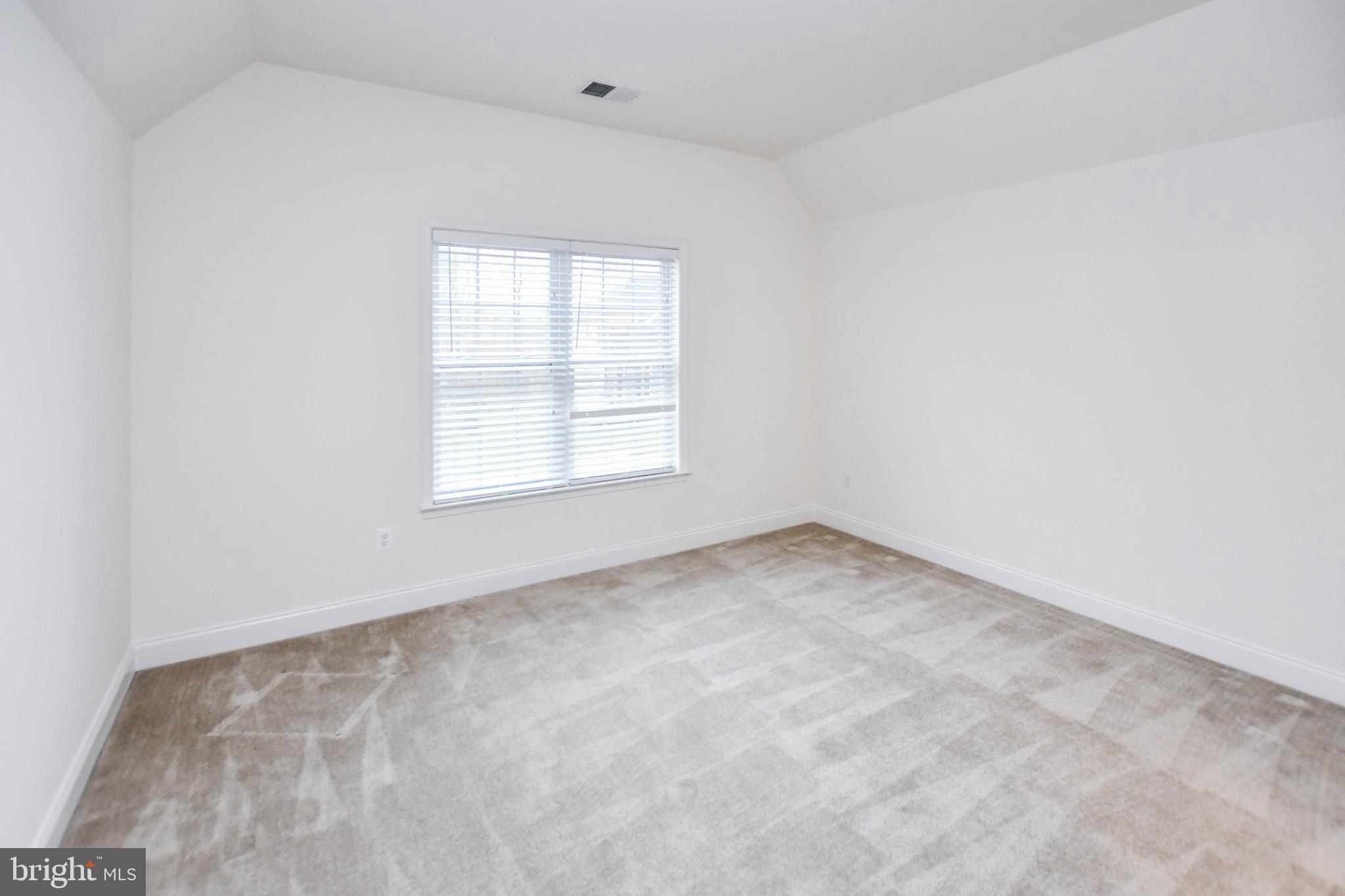 MIKLASZ PROPERTY - Residential