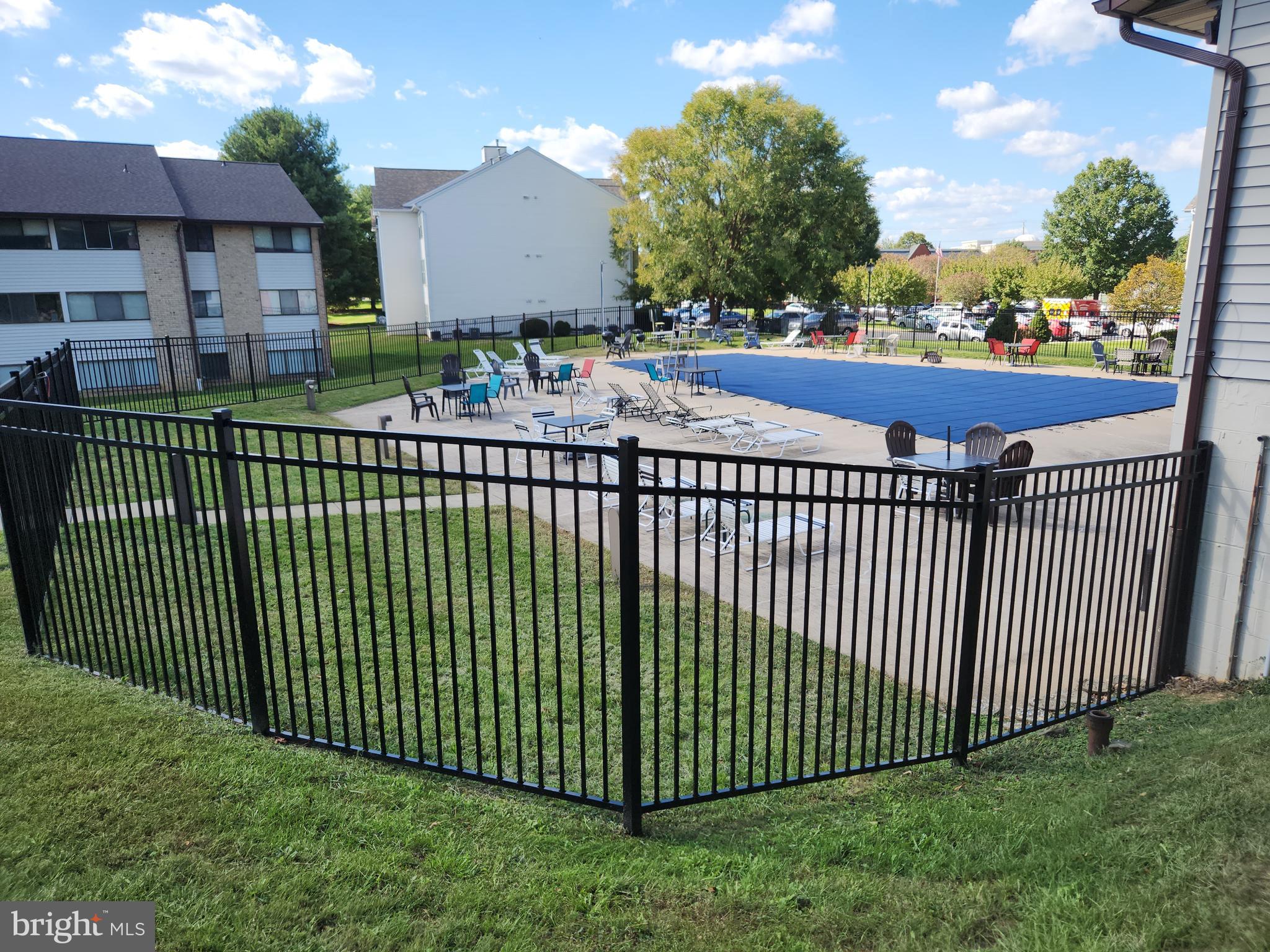 BRIGHT OAKS - Residential