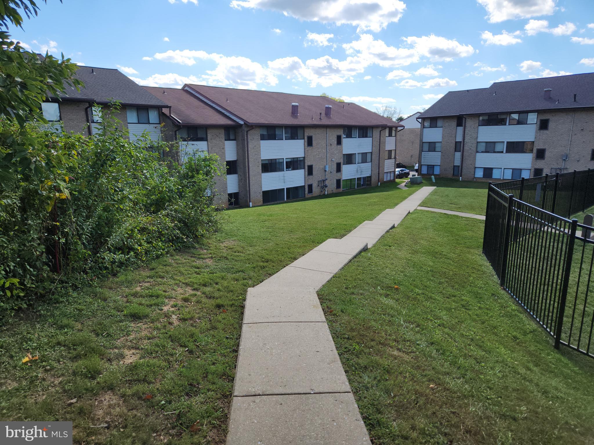 BRIGHT OAKS - Residential