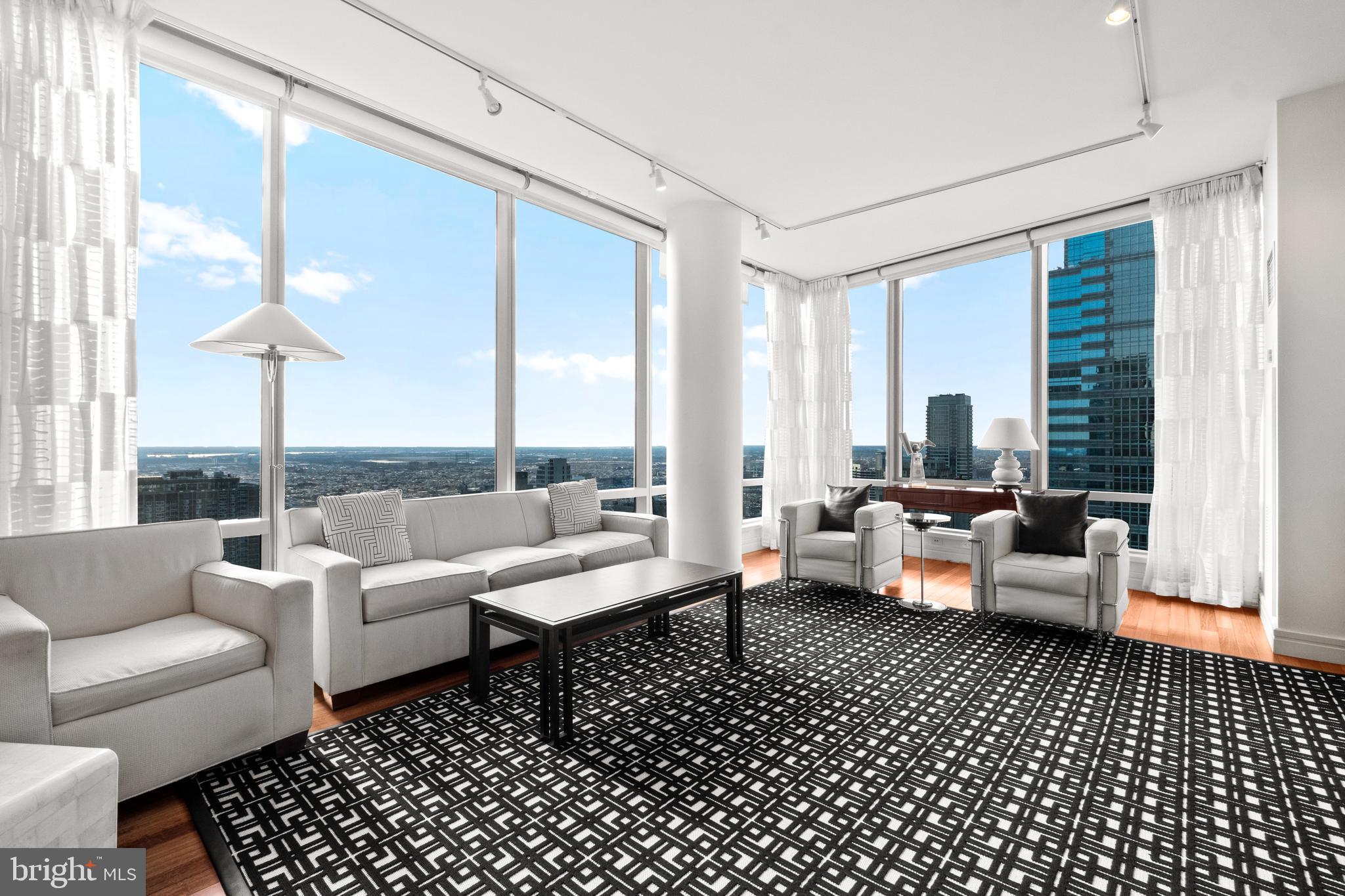 PENN SQUARE - Residential