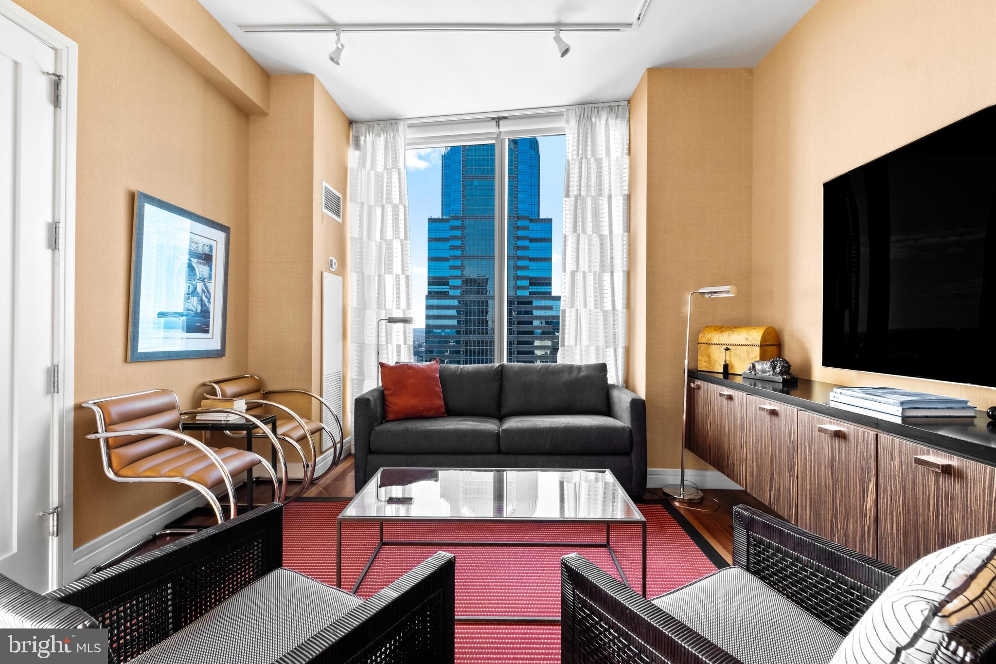 PENN SQUARE - Residential