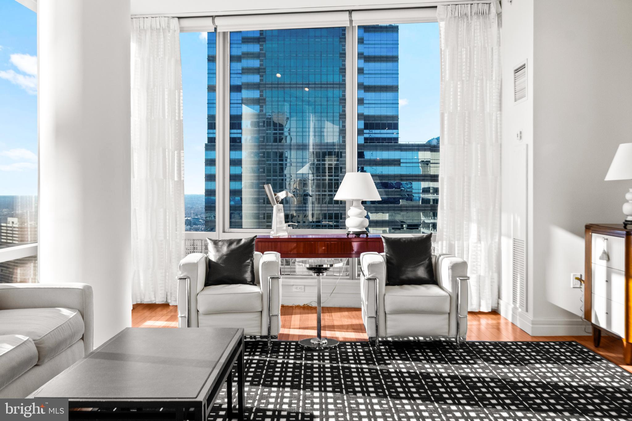 PENN SQUARE - Residential