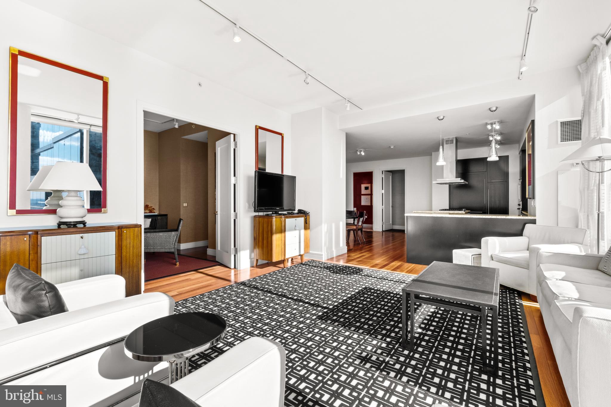 PENN SQUARE - Residential