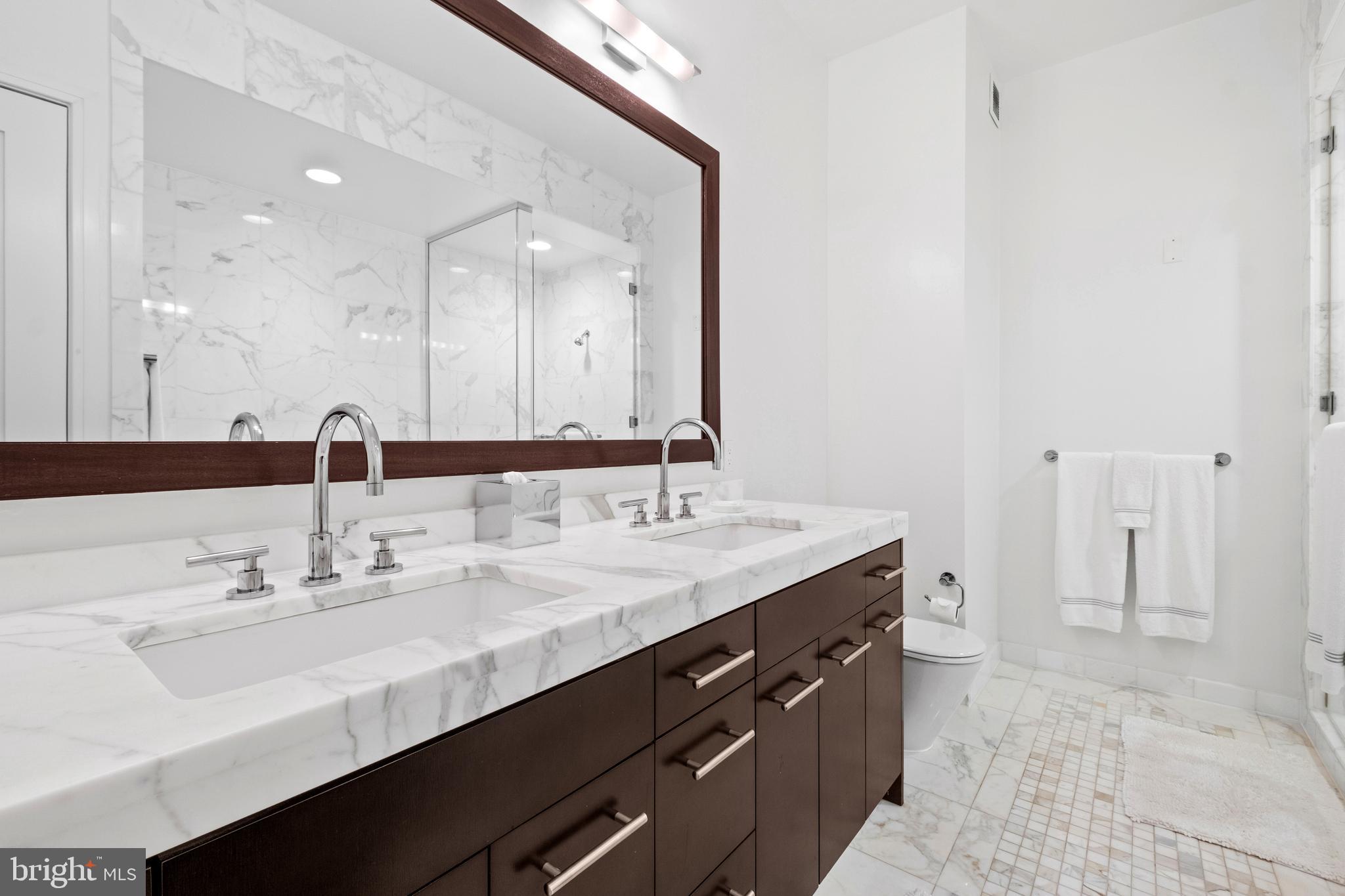 PENN SQUARE - Residential