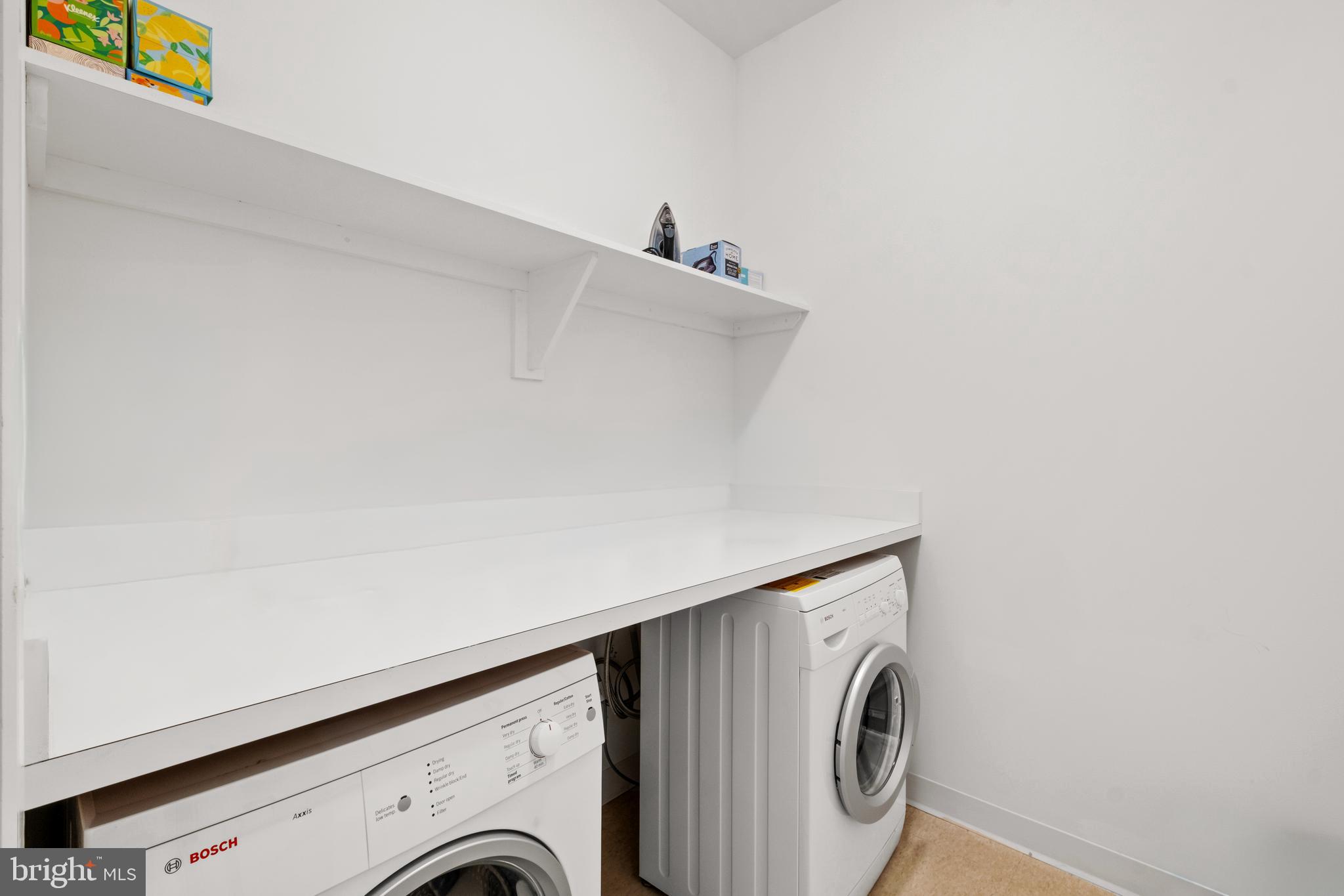 PENN SQUARE - Residential