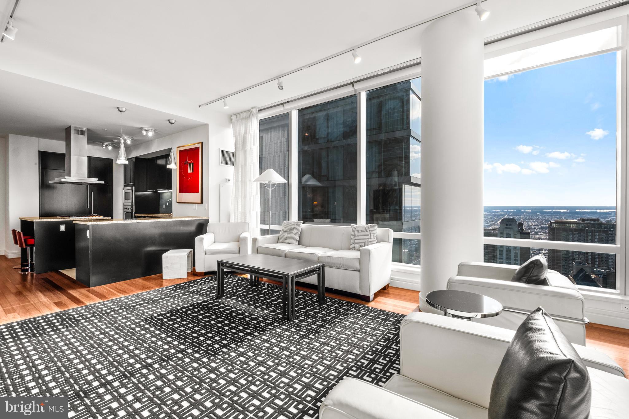 PENN SQUARE - Residential