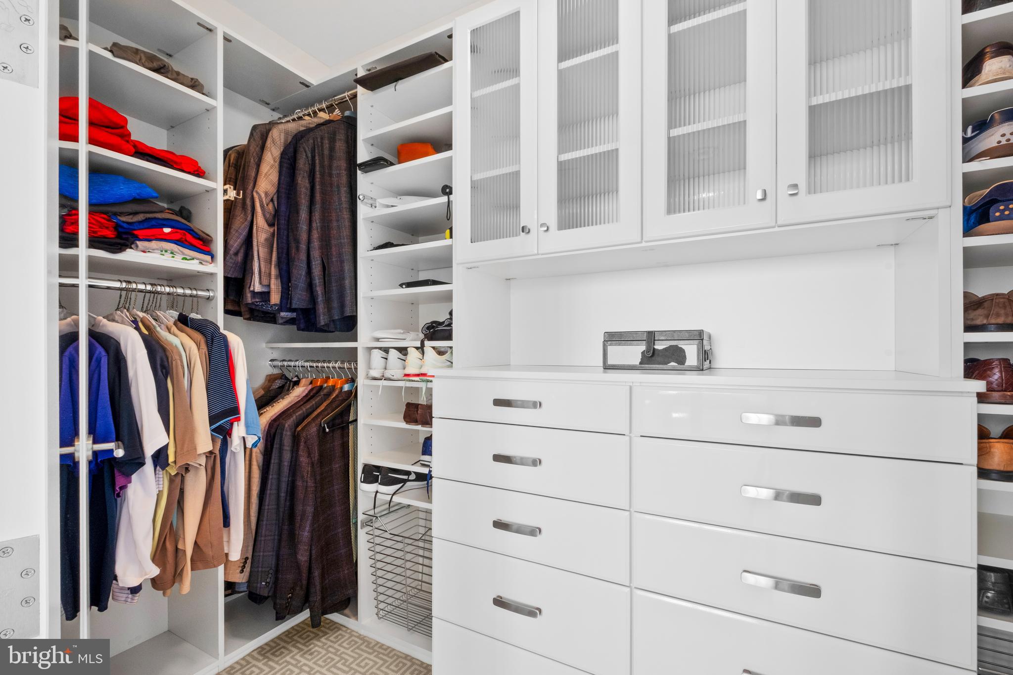 PENN SQUARE - Residential