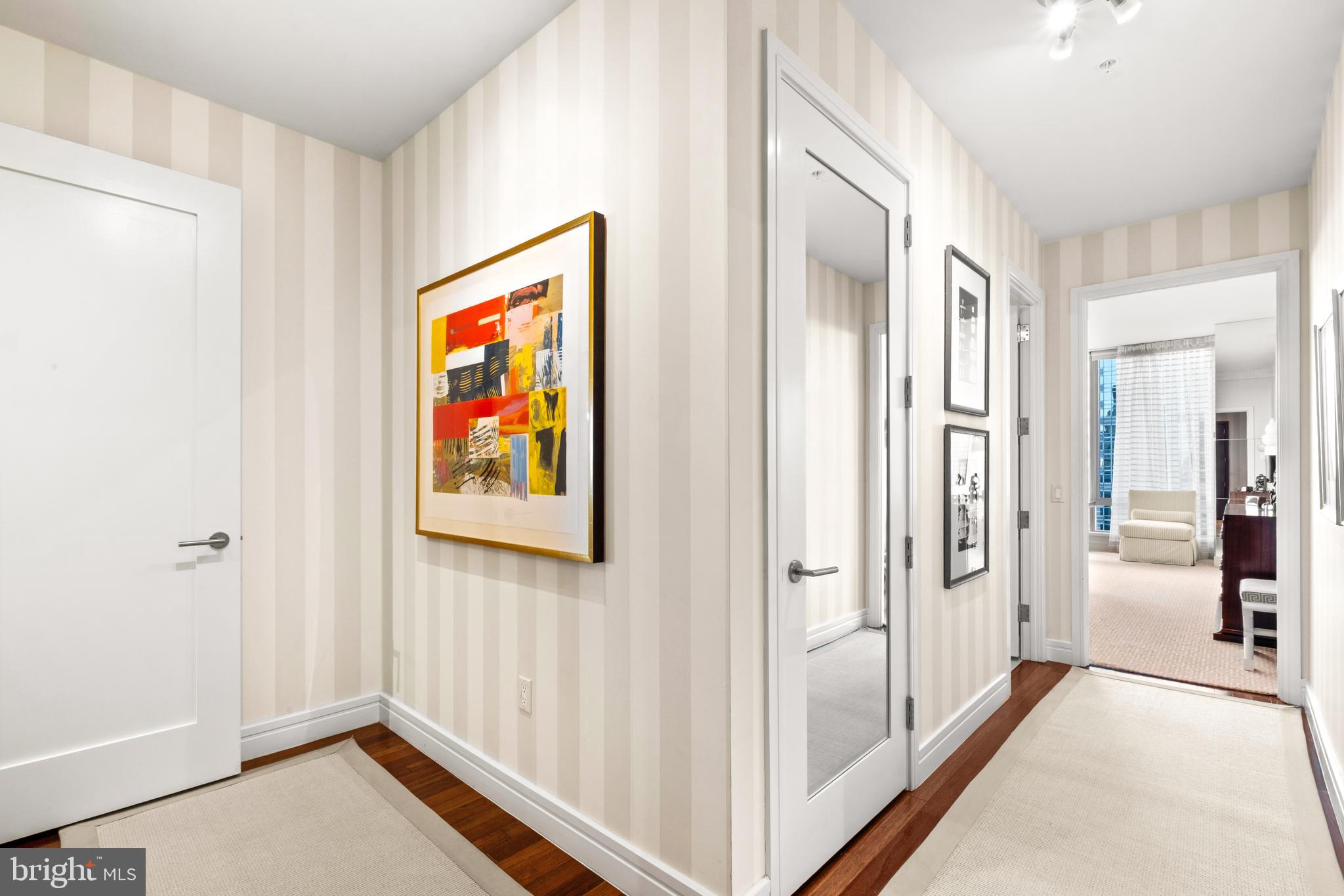 PENN SQUARE - Residential