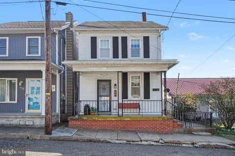 Photo of 418 Elizabeth Street, WILLIAMSTOWN, PA 17098 (MLS # PADA2058586)