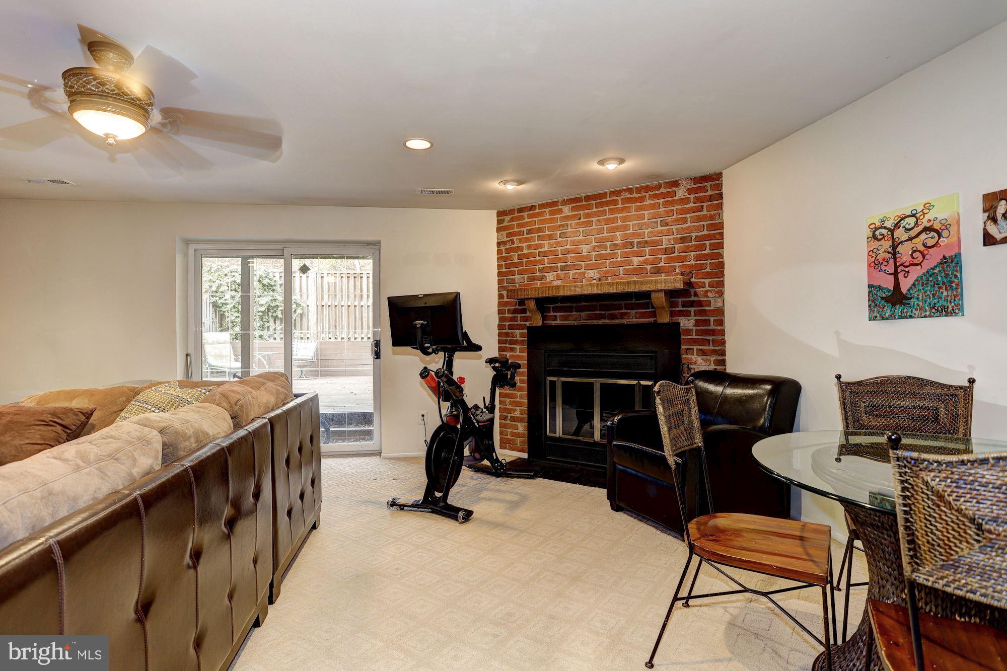 CHAPEL HILL - Residential Lease