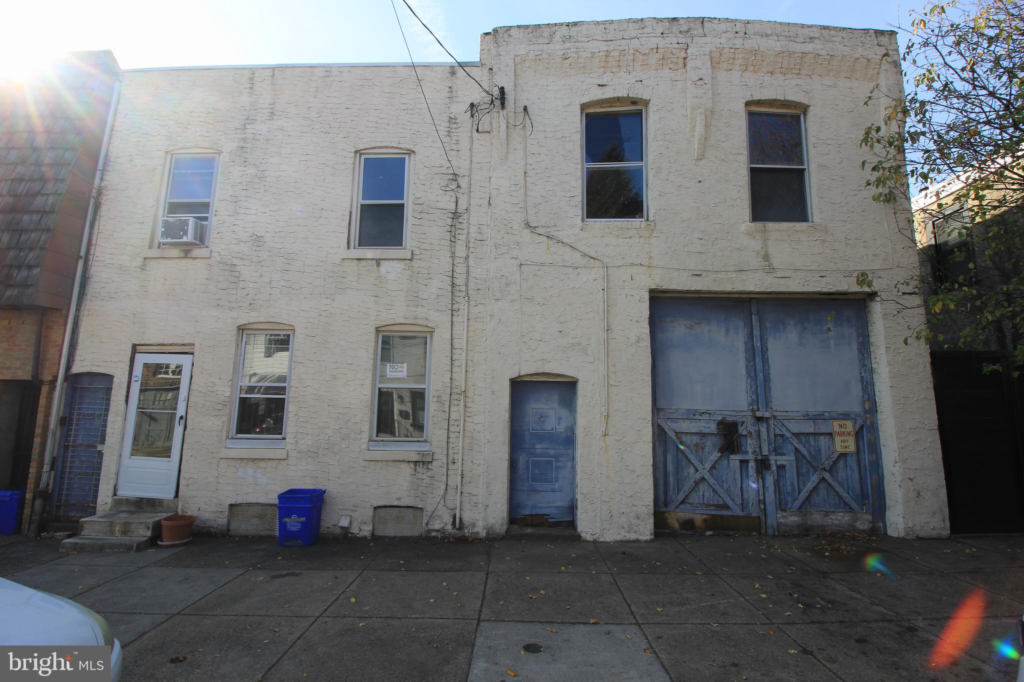 2706 E MONMOUTH STREET