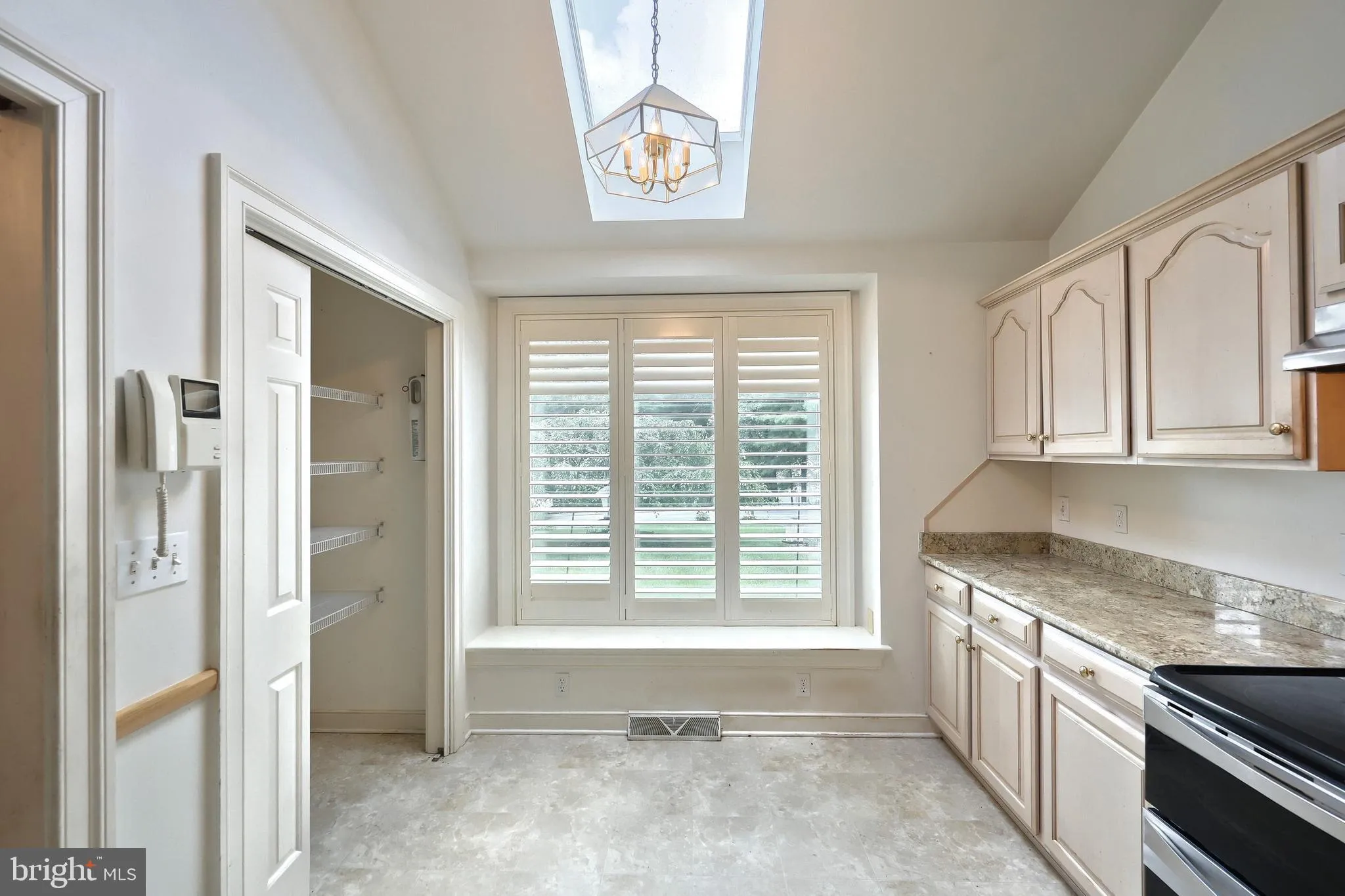 York, Pennsylvania 17403, United States, 3 Bedrooms Bedrooms, ,3 BathroomsBathrooms,Residential,Active,173020