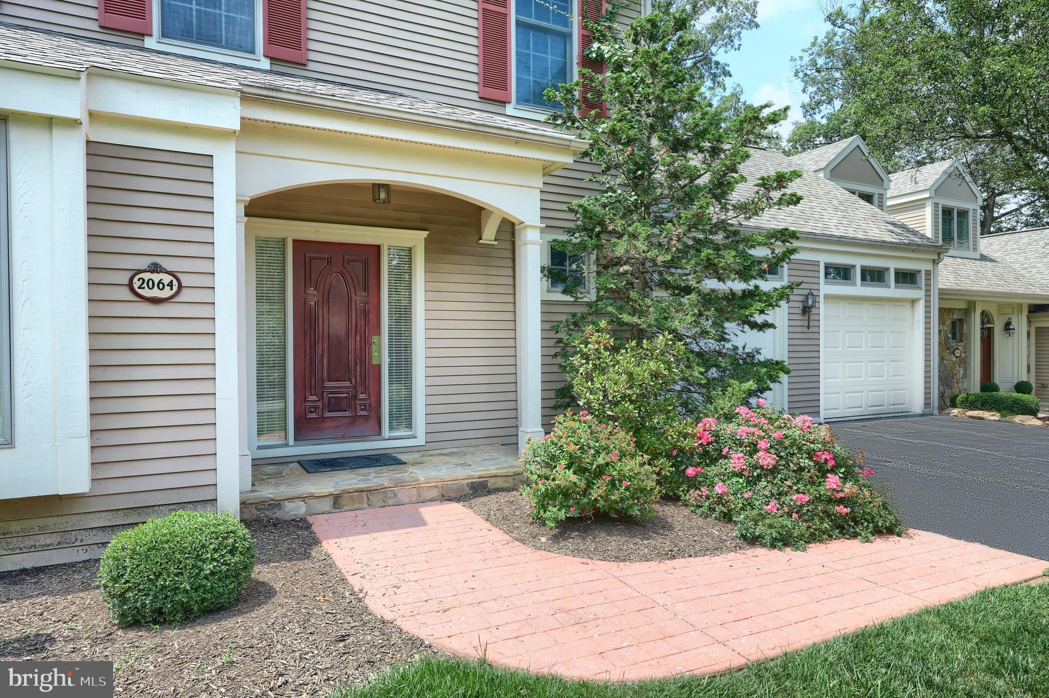 2064 ROSEWOOD LANE
