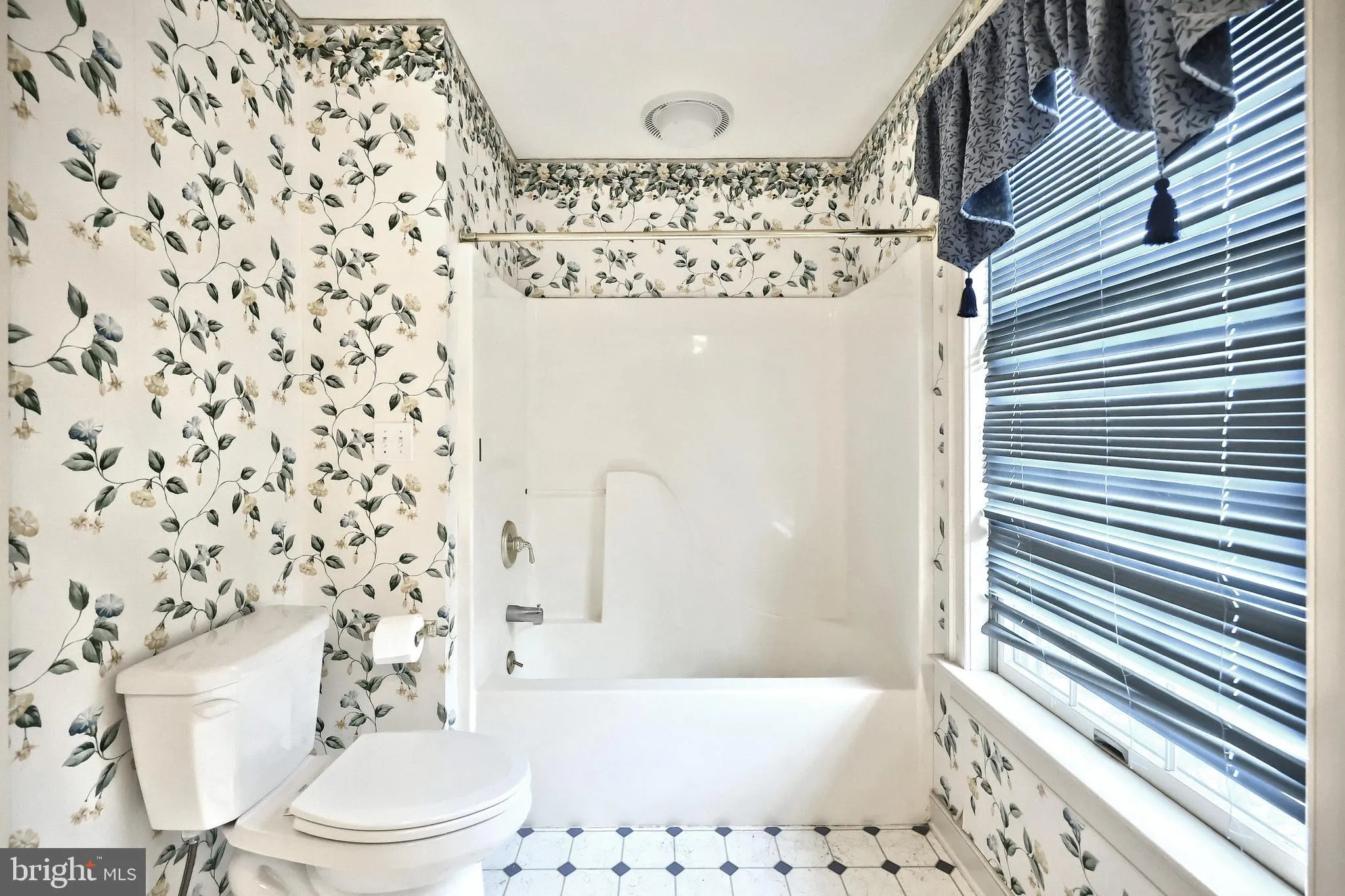 York, Pennsylvania 17403, United States, 3 Bedrooms Bedrooms, ,3 BathroomsBathrooms,Residential,Active,173020