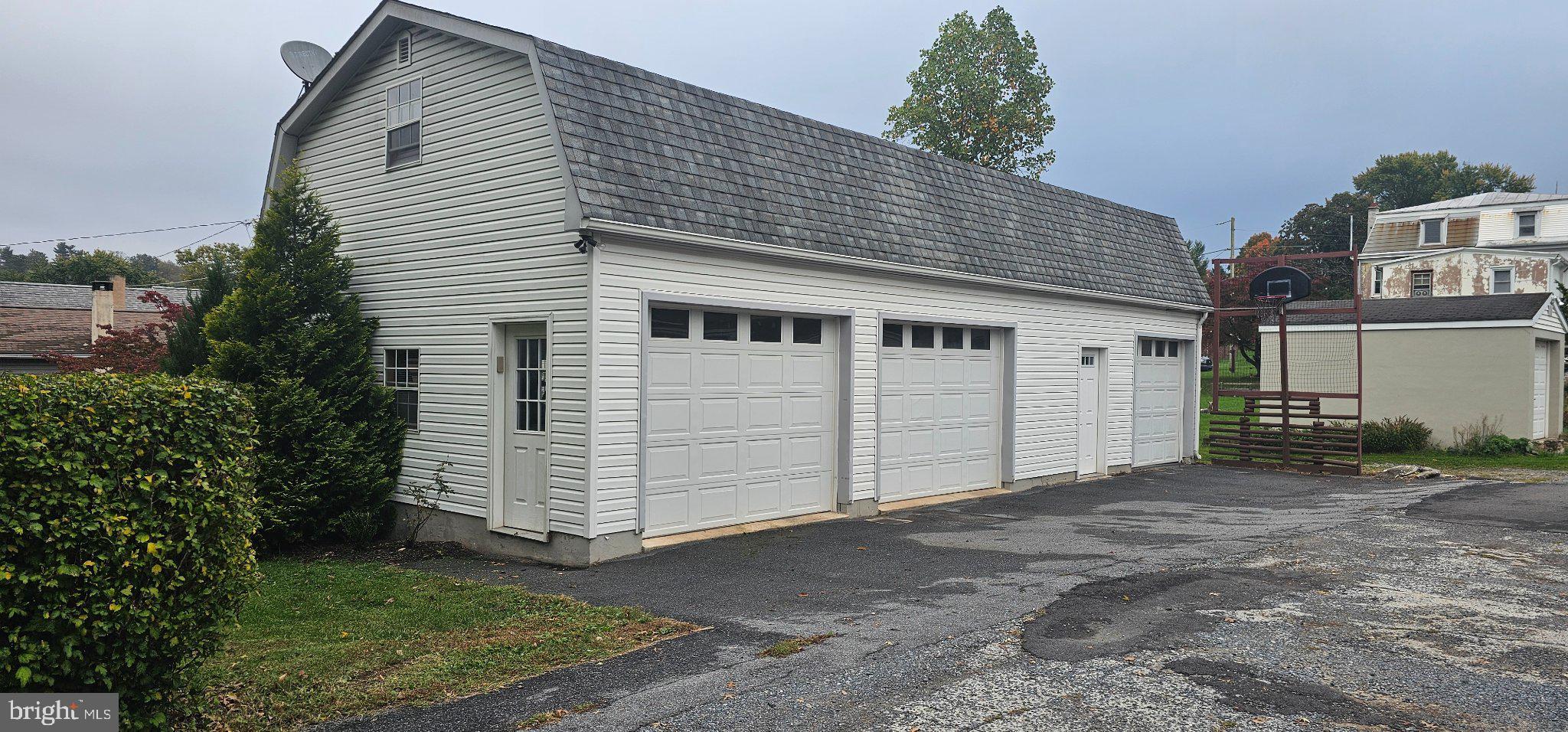 638 MOUNTAIN VIEW ROAD