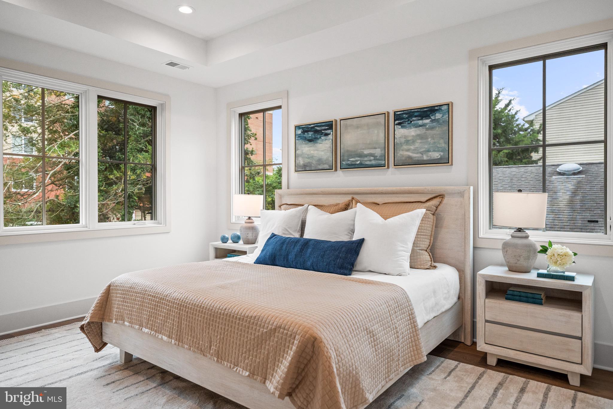 MAYWOOD - Residential