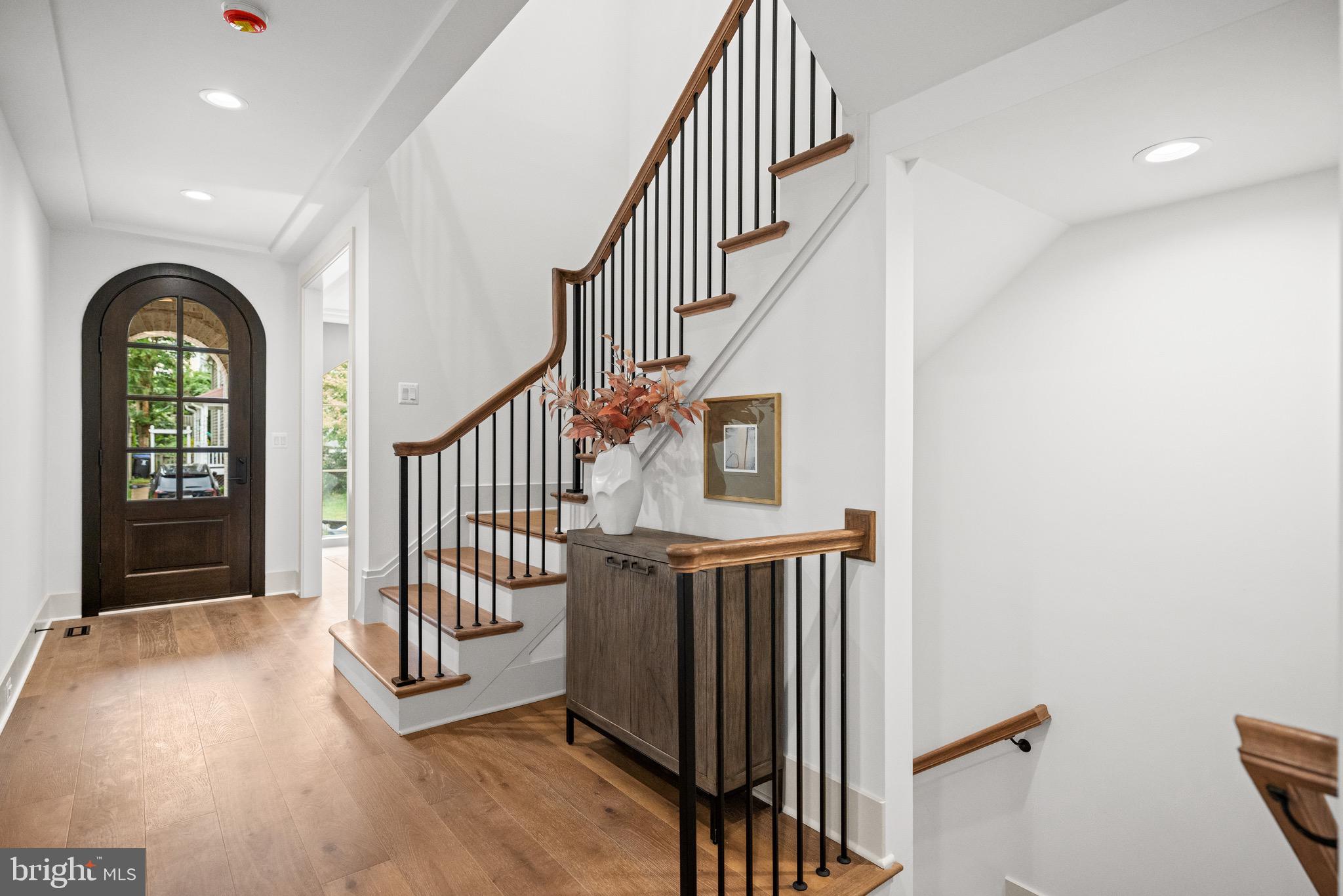 MAYWOOD - Residential