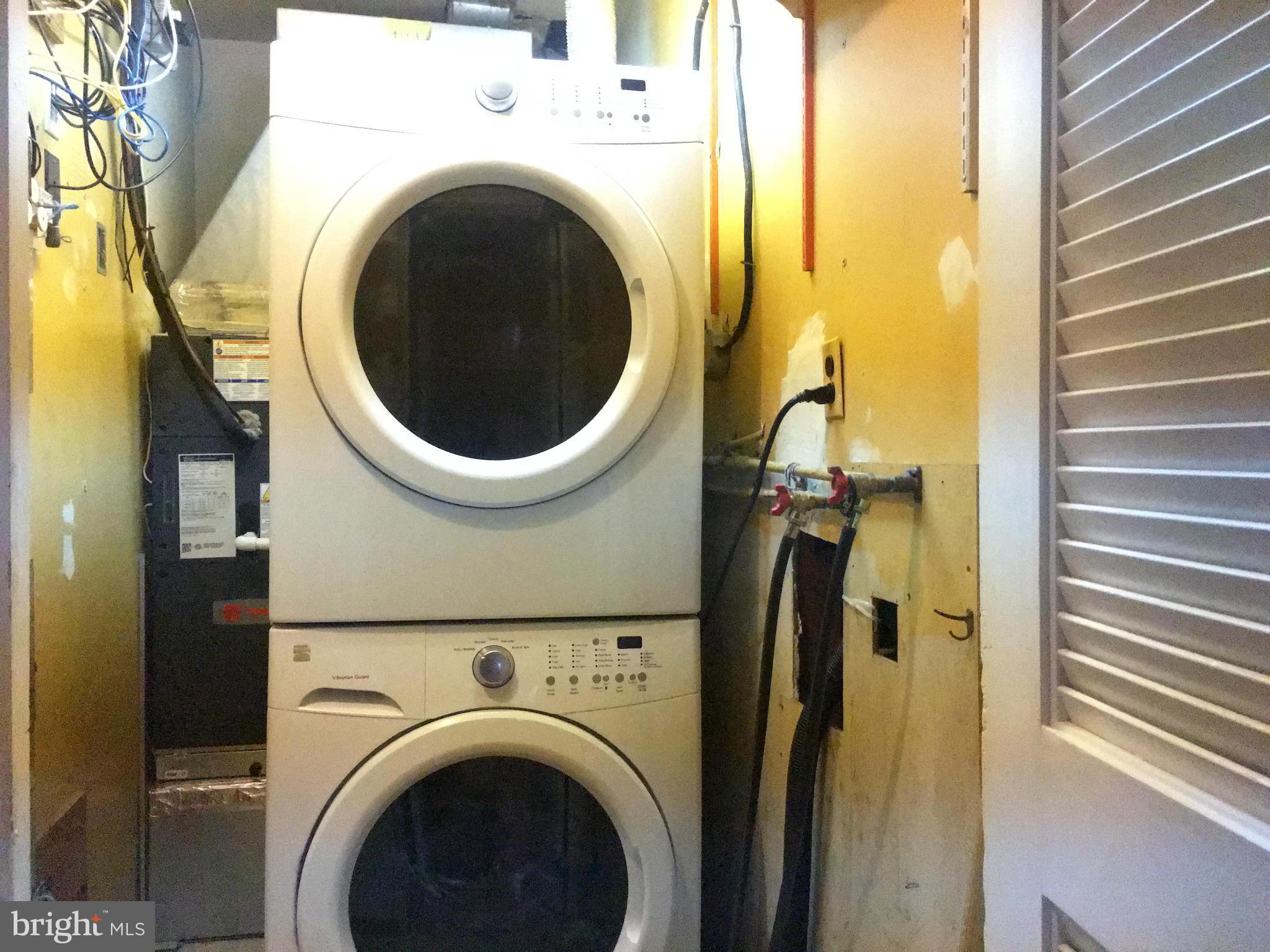 STERLING - Residential Lease