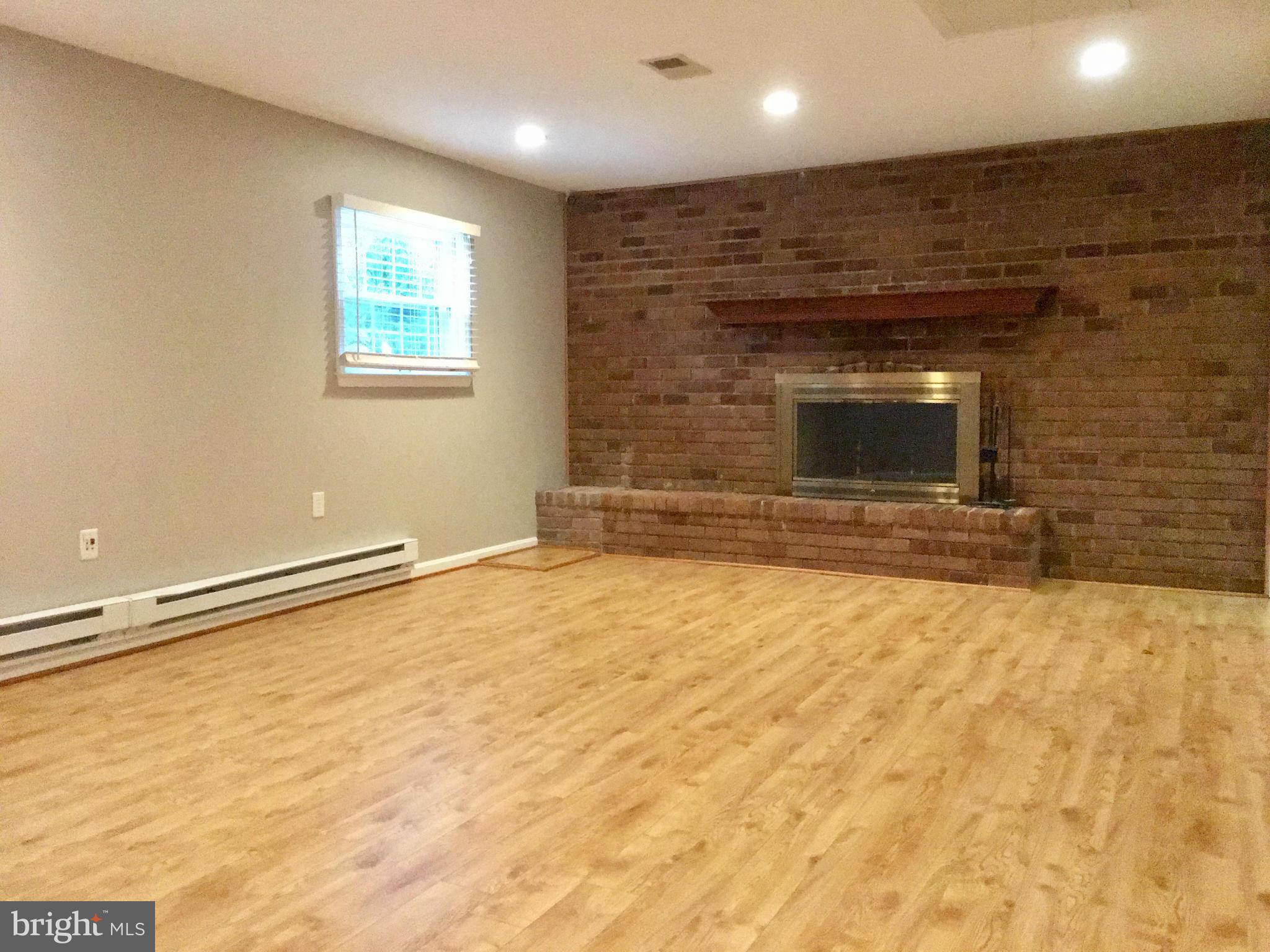 STERLING - Residential Lease