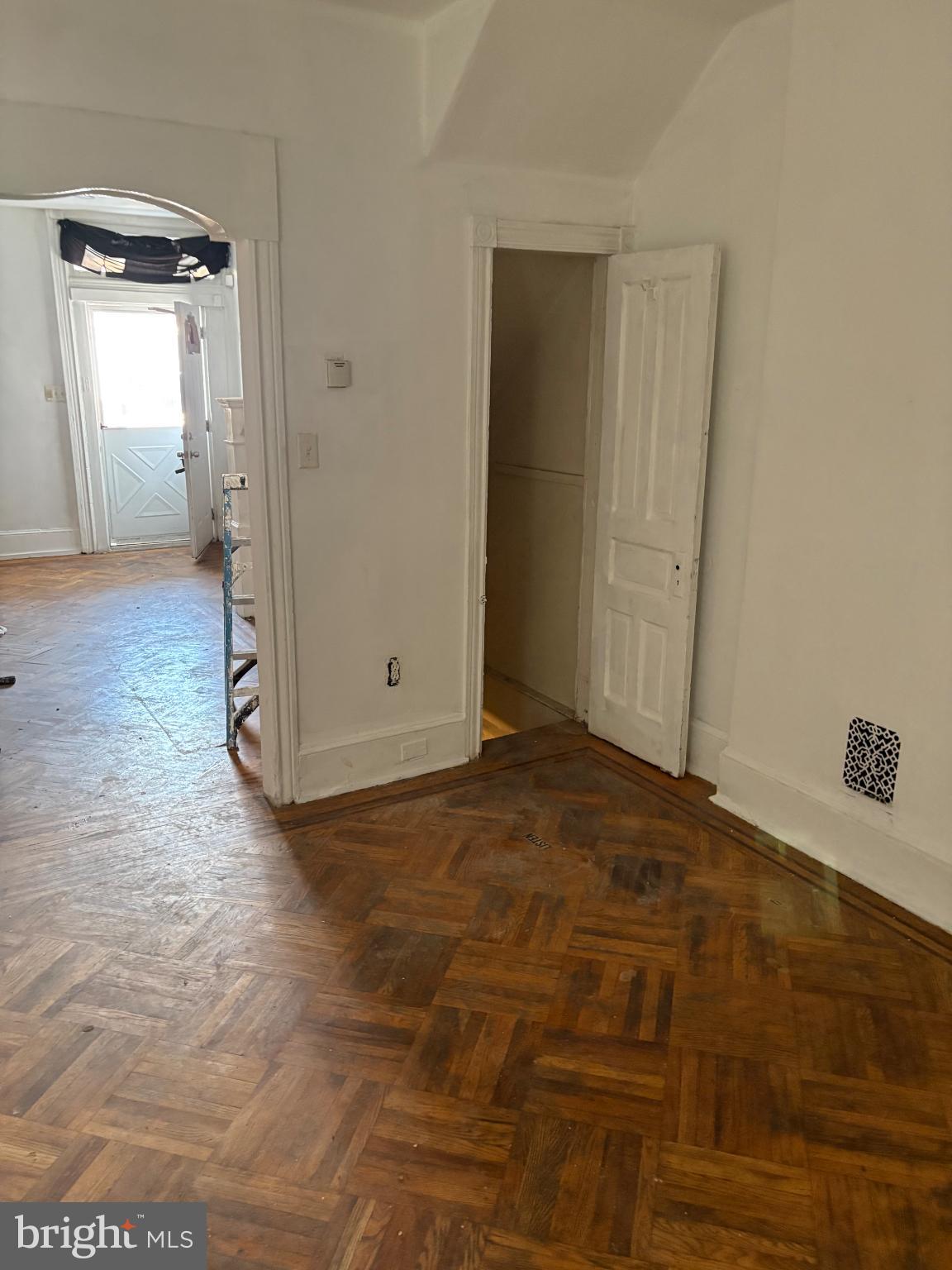 1370 NARRAGANSETT STREET