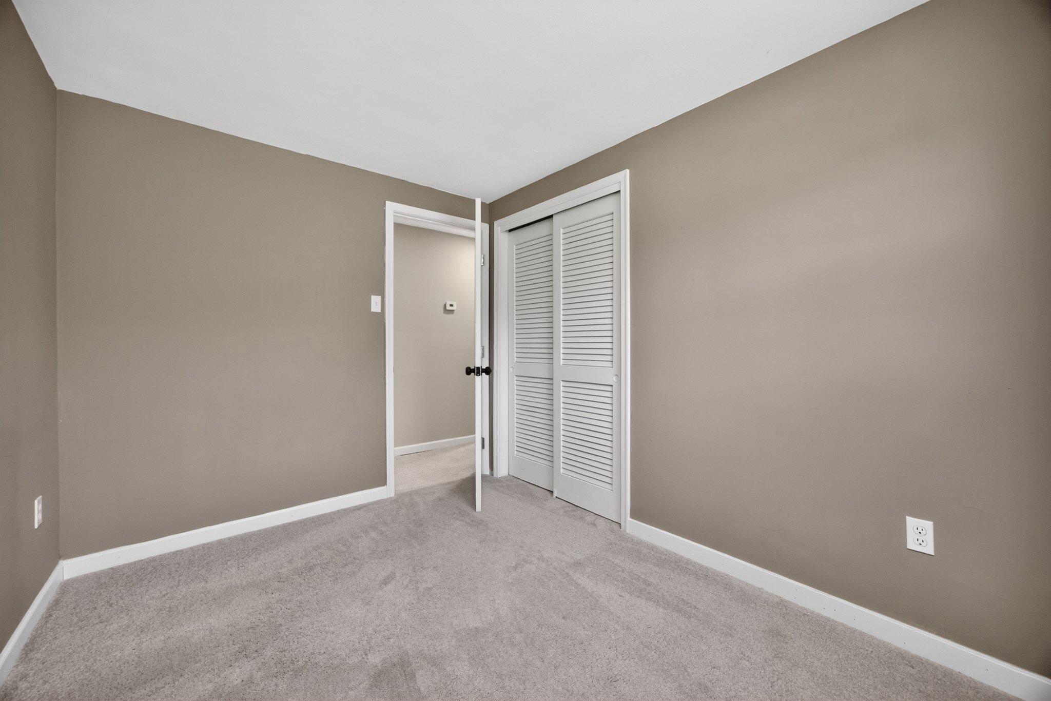 RINGING HILL GDNS - Residential
