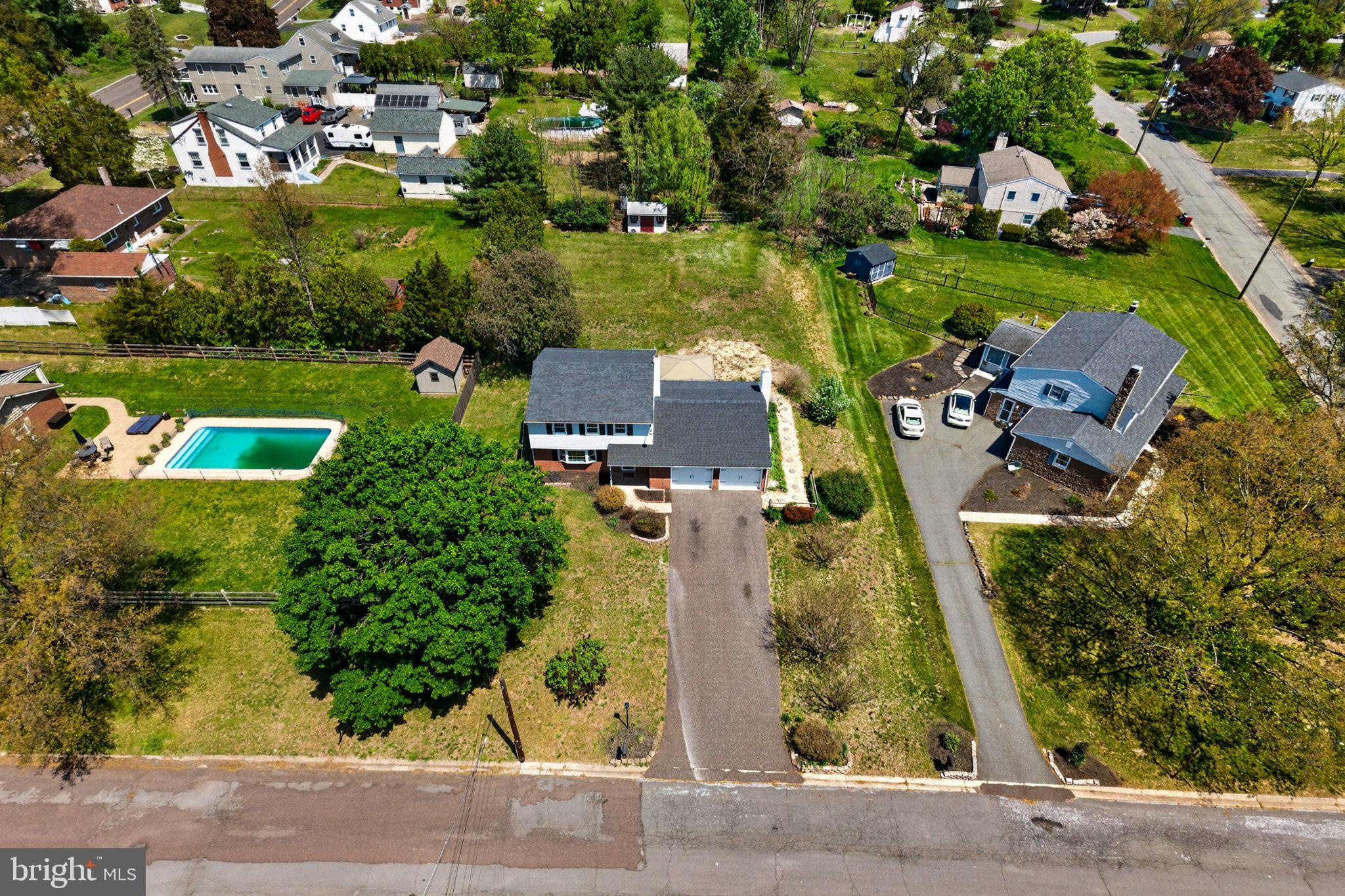 RINGING HILL GDNS - Residential