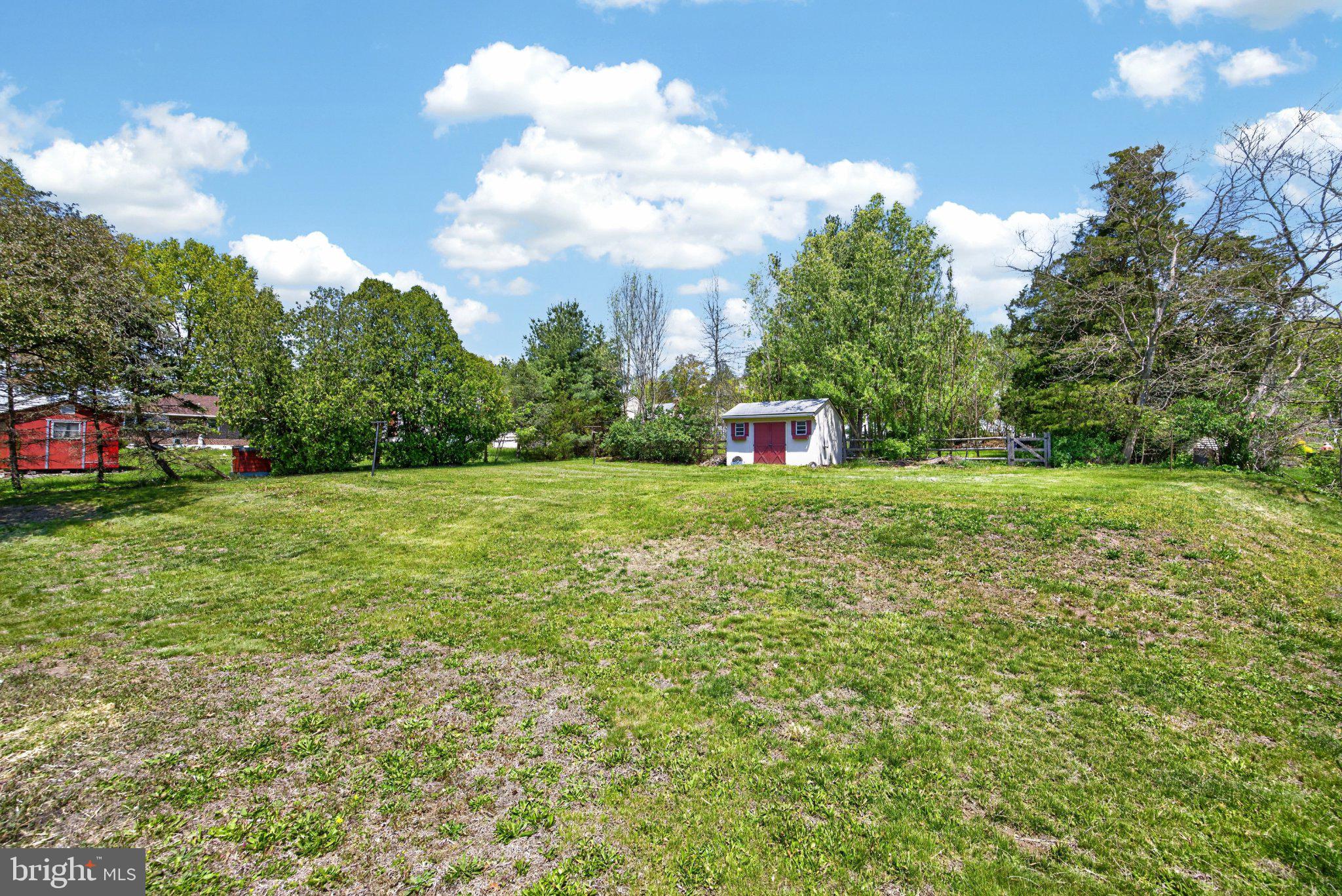 RINGING HILL GDNS - Residential