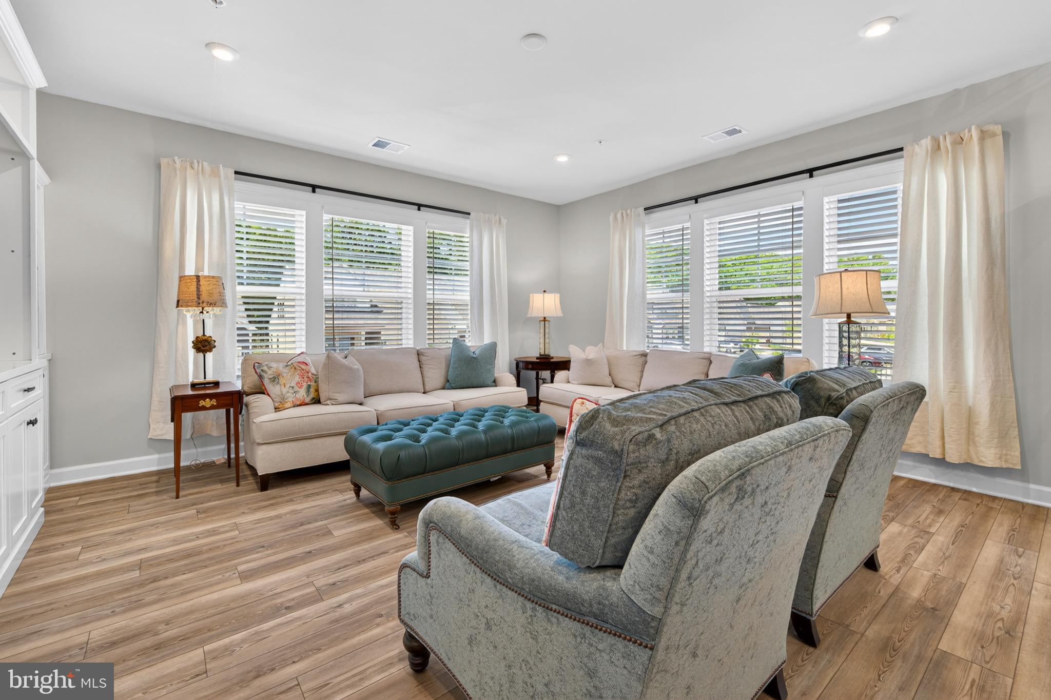 MONTEBELLO - Residential