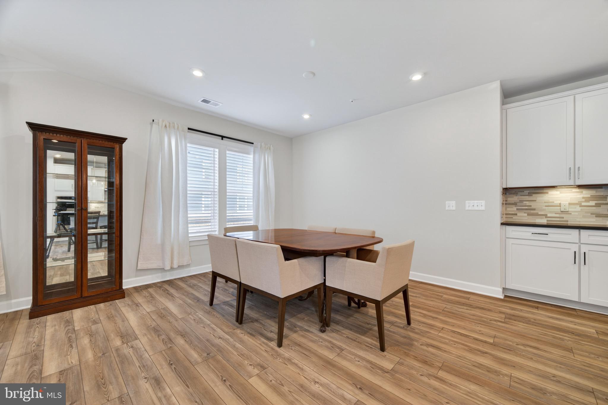 MONTEBELLO - Residential