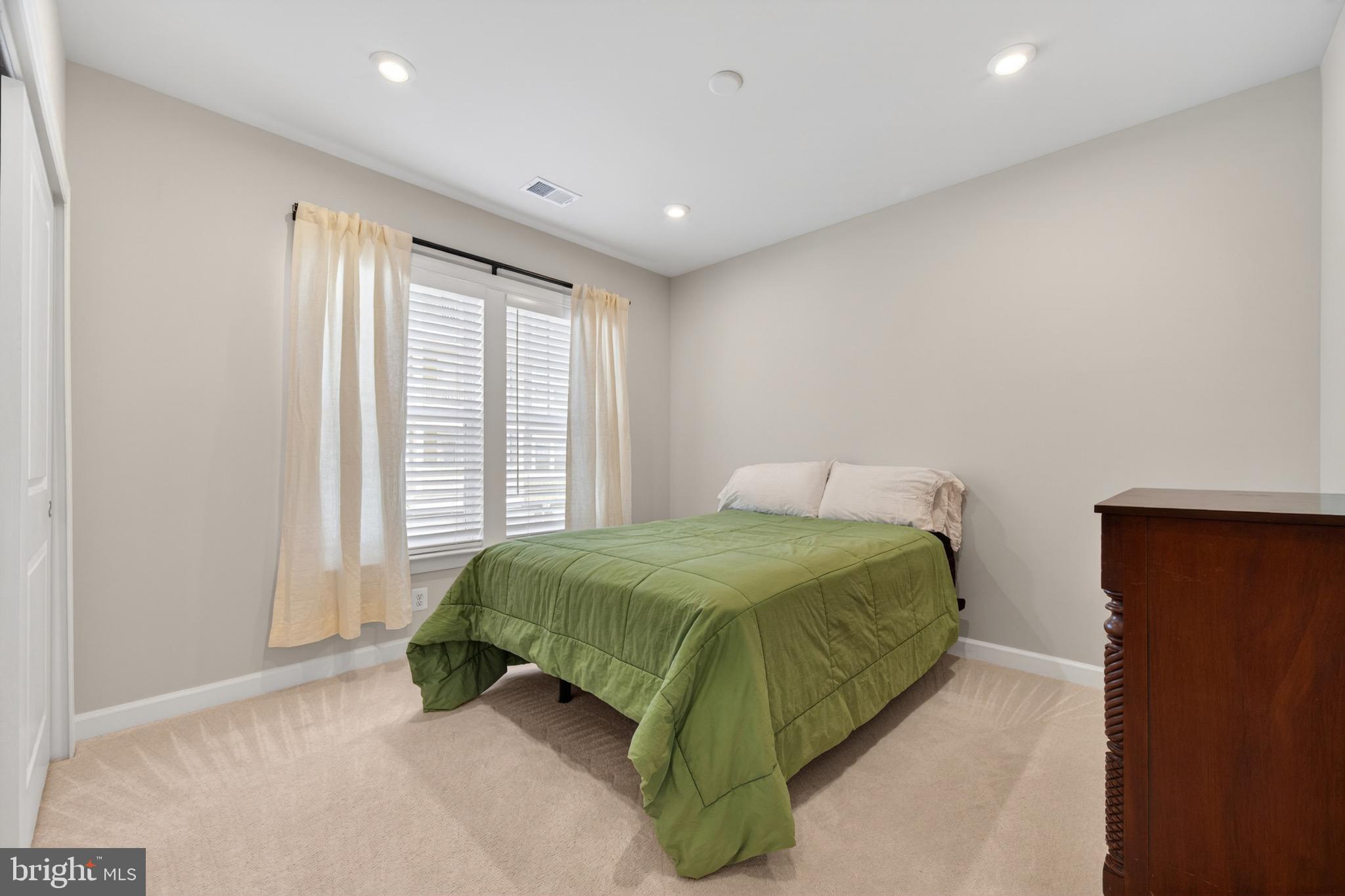 MONTEBELLO - Residential