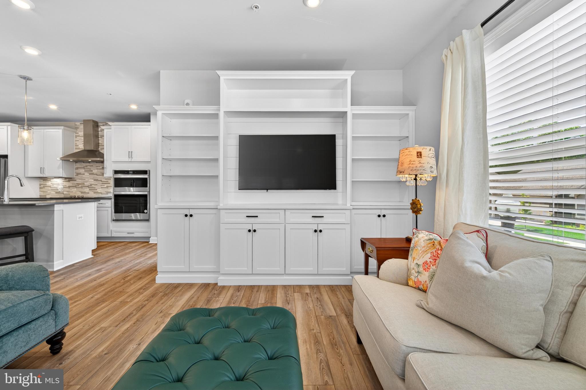 MONTEBELLO - Residential