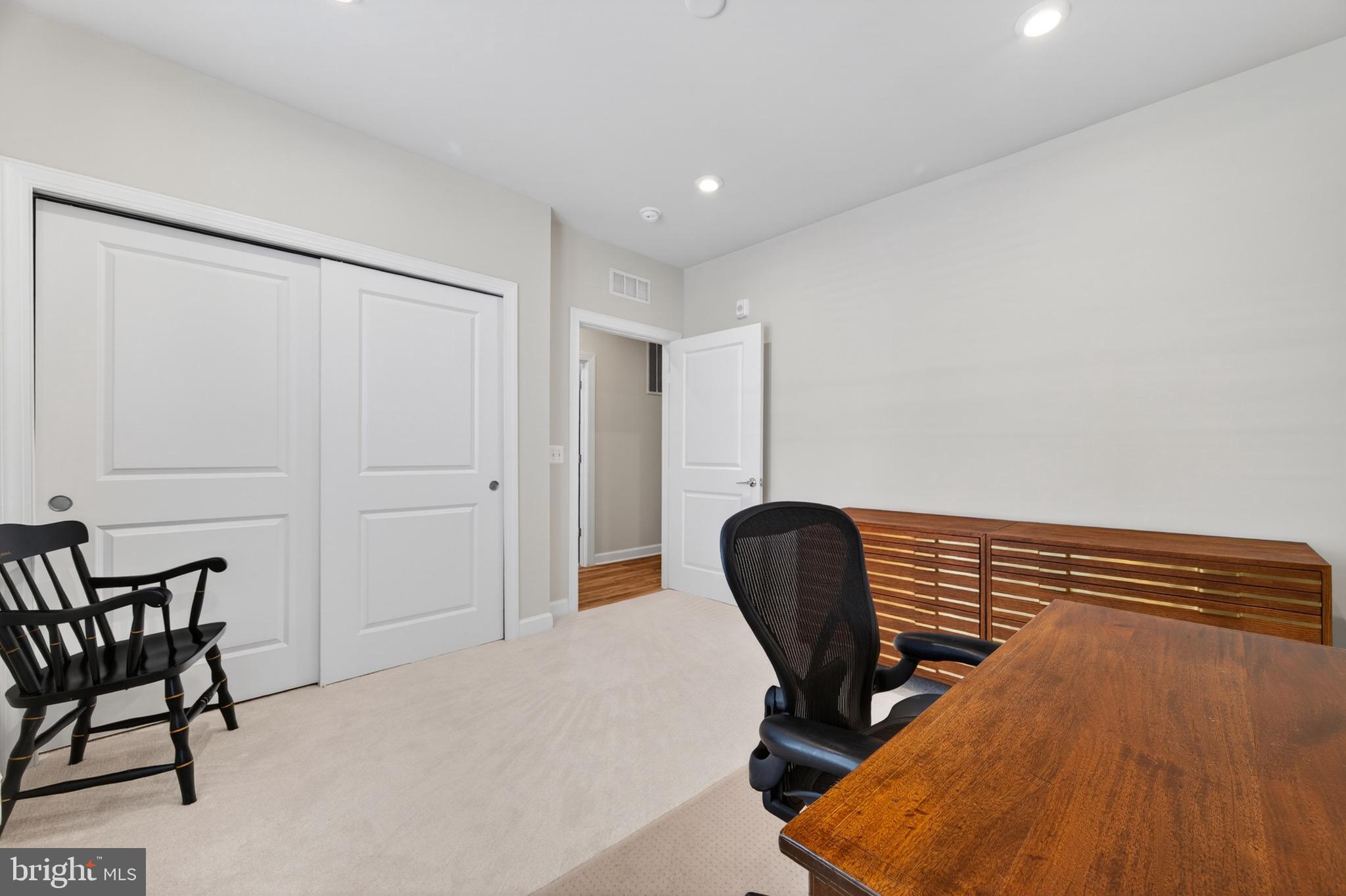 MONTEBELLO - Residential