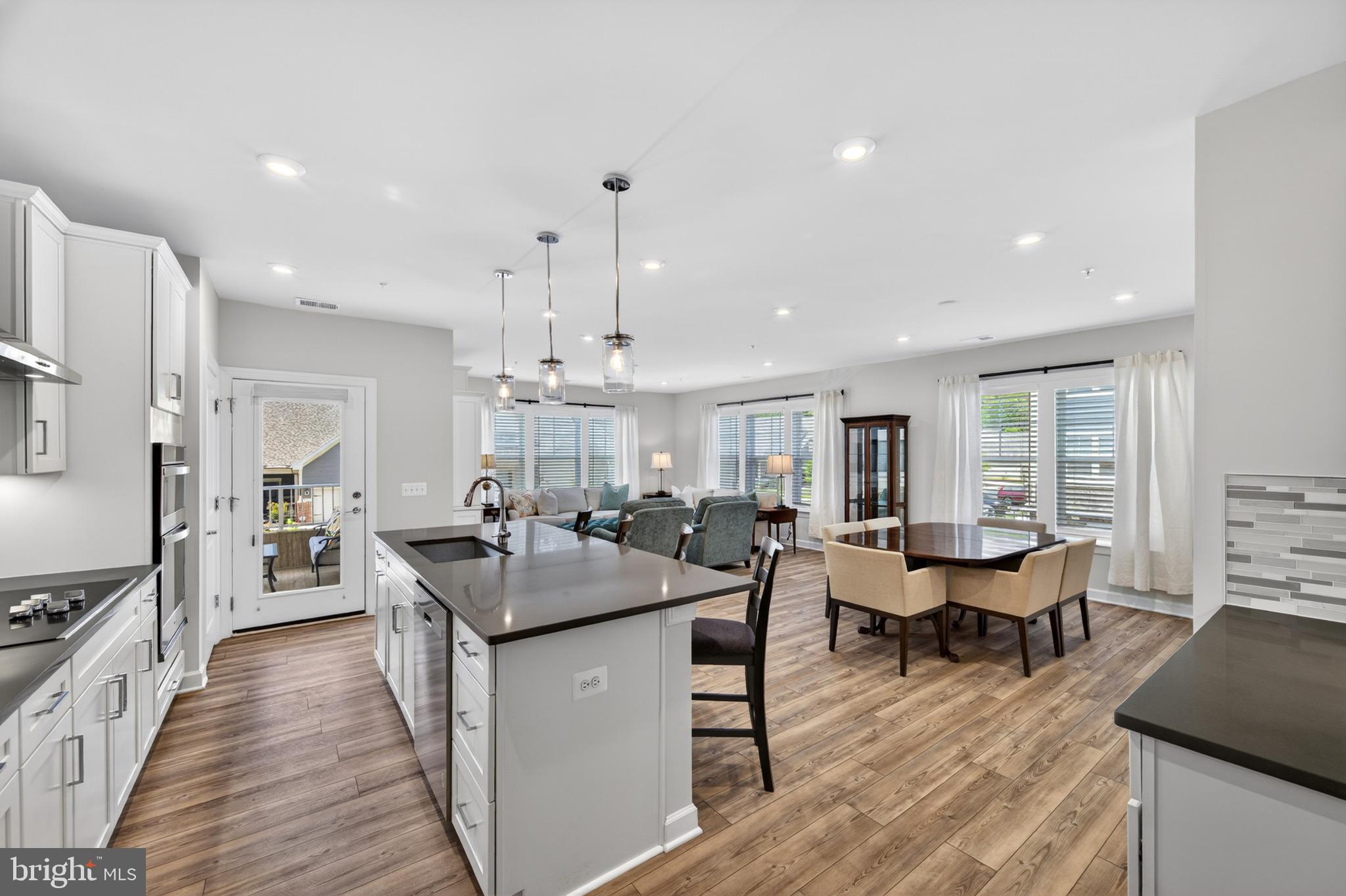 MONTEBELLO - Residential
